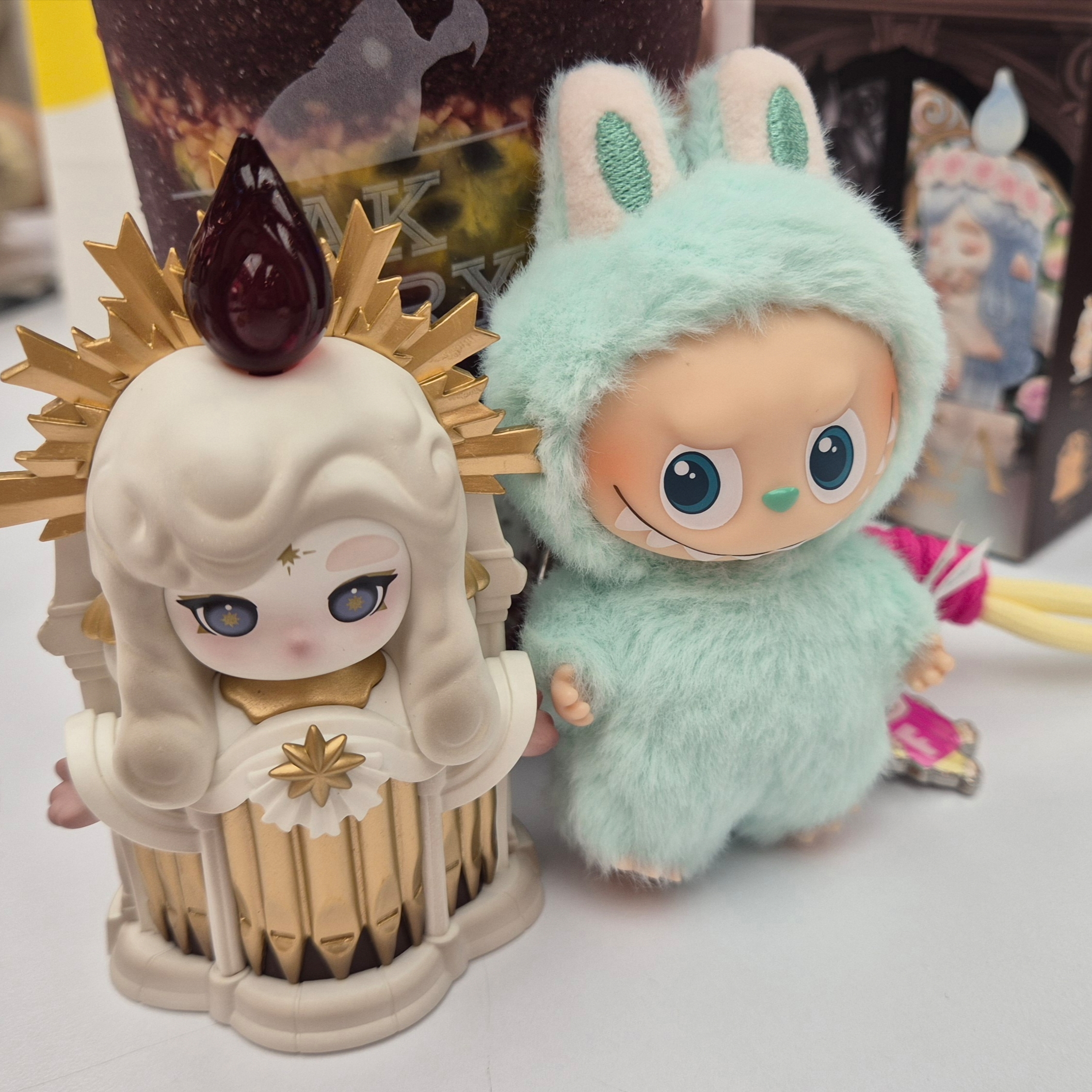 Pop Mart Labubu The Monsters Pin For Love Series Vinyl Plush Pendant (A-M) I (Opened Case) 착용 스타일 - 1