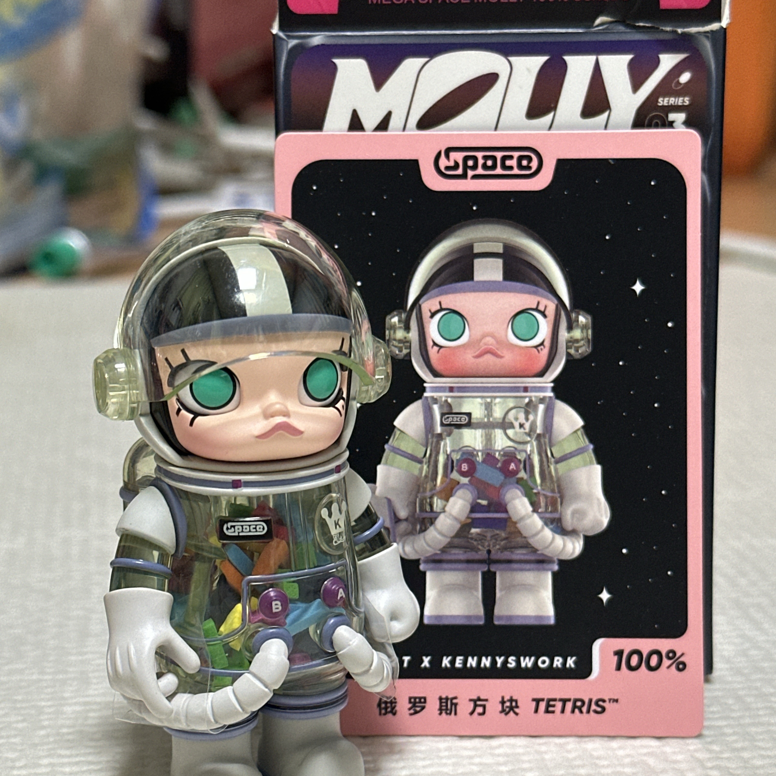 Pop Mart Mega Space Molly 100% Series4 Lalacompany - Durianman (Opened Case), Pop Mart Mega Space Molly Series 3 Tetris (Opened Case) 착용 스타일 - 2