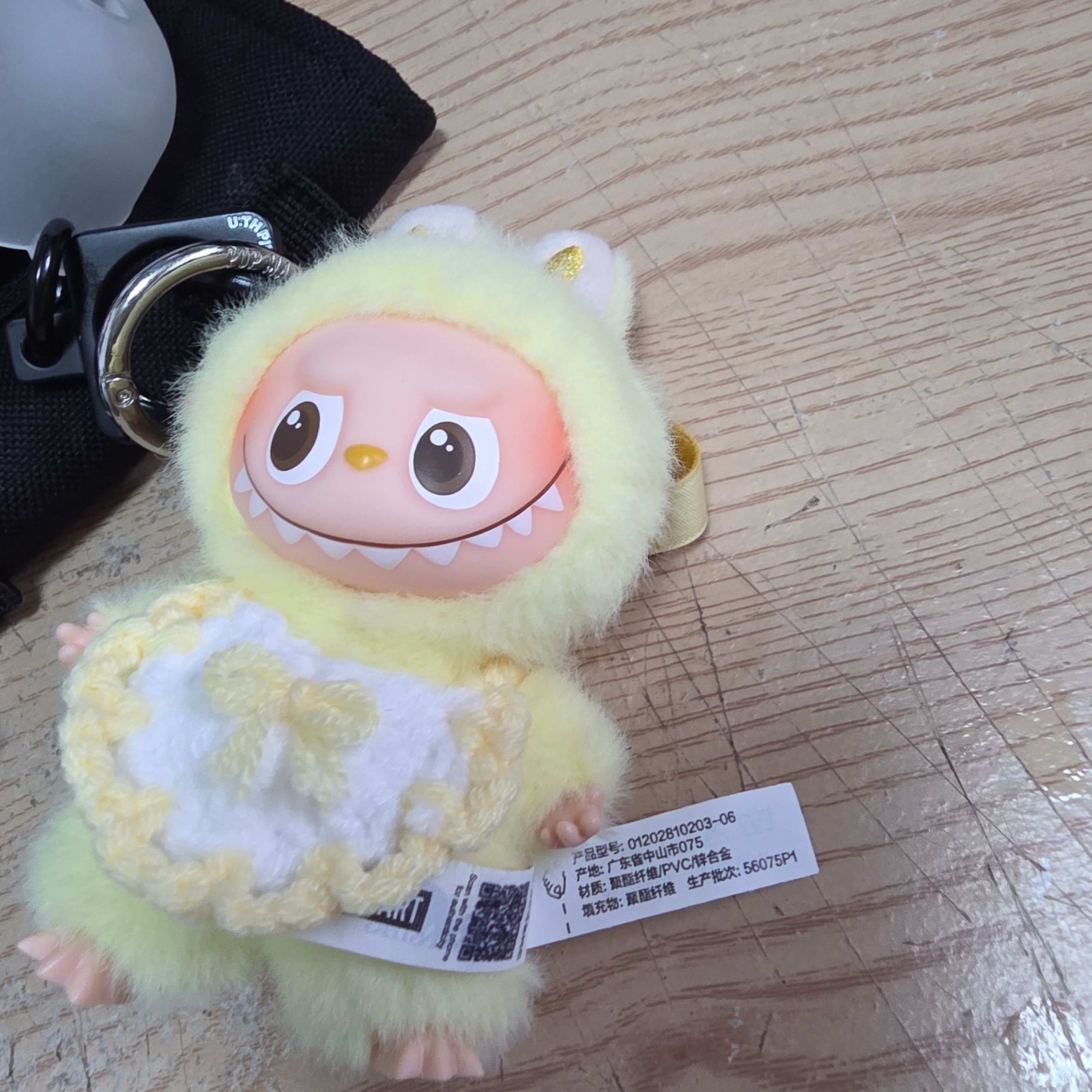 Pop Mart Labubu The Monsters Pin For Love Series Vinyl Plush Pendant (A-M) F (Opened Case) 착용 스타일