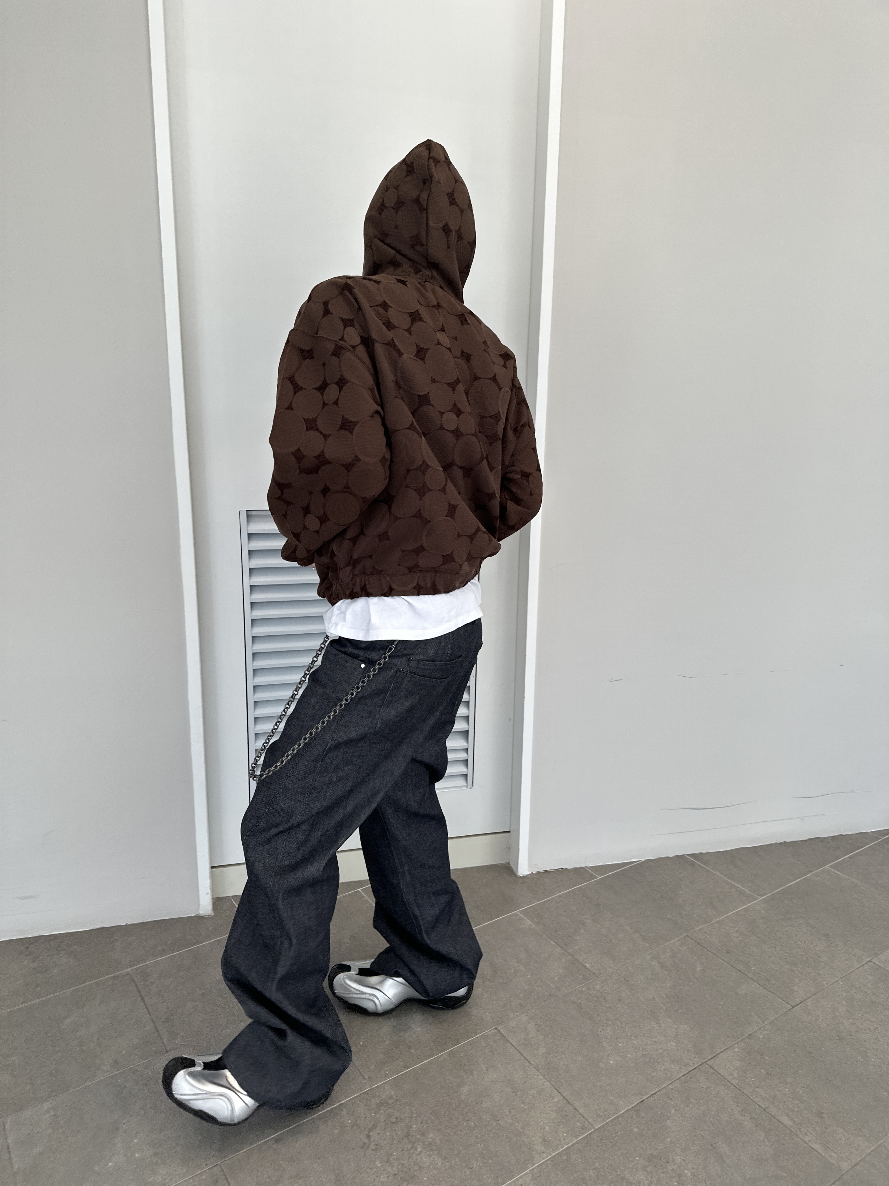 Nonnod Zen Zip Hoodie Brown Jacquard, Nonnod Zen Raw Selvedge Denim Pants Indigo 착용 스타일 - 4
