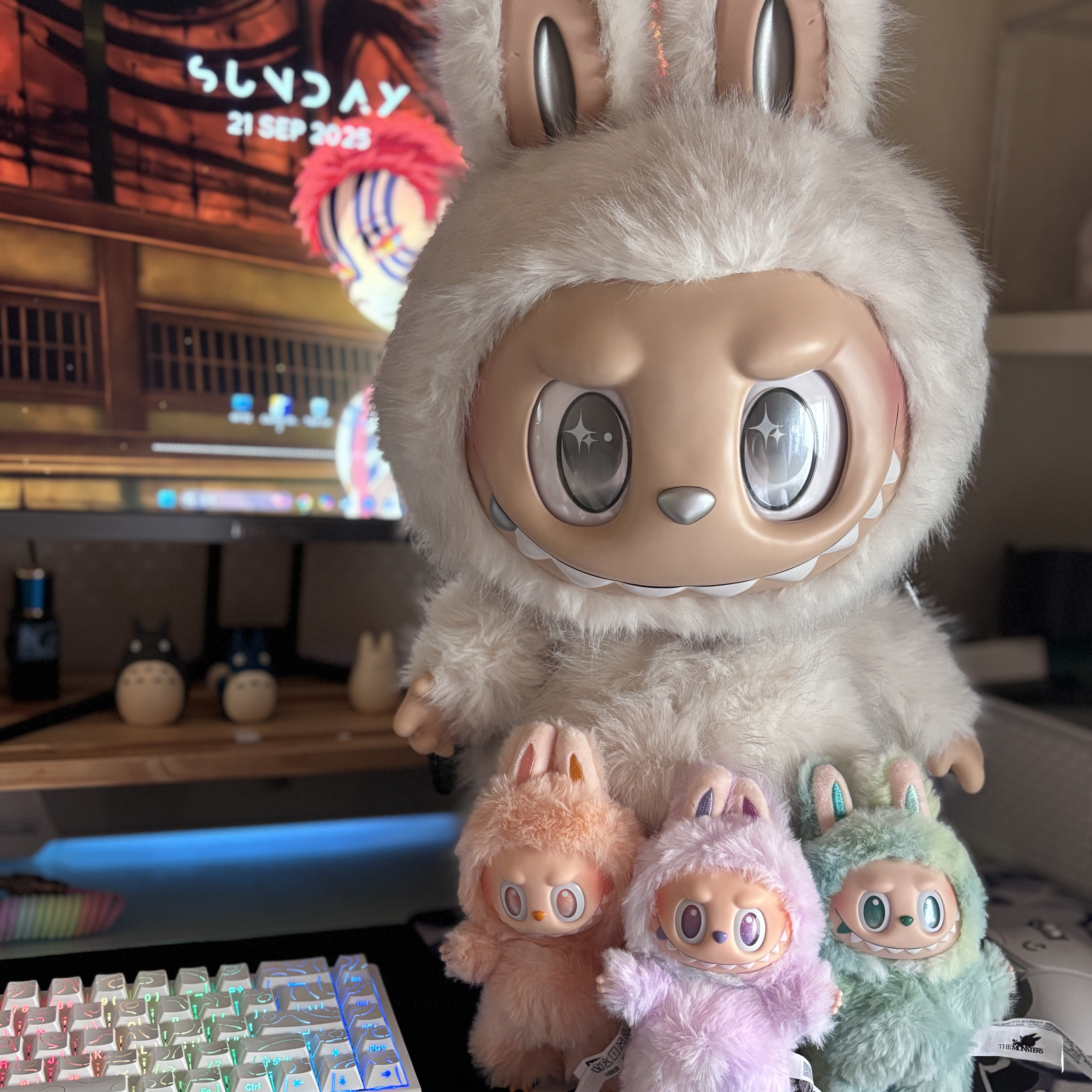 Pop Mart Labubu The Monsters Pin For Love Series Vinyl Plush Pendant Sealed Case (A-M) (1 Blind Box), Pop Mart Labubu The Monsters Highlight Series Sealed Case (6 Blind Boxes) 착용 스타일