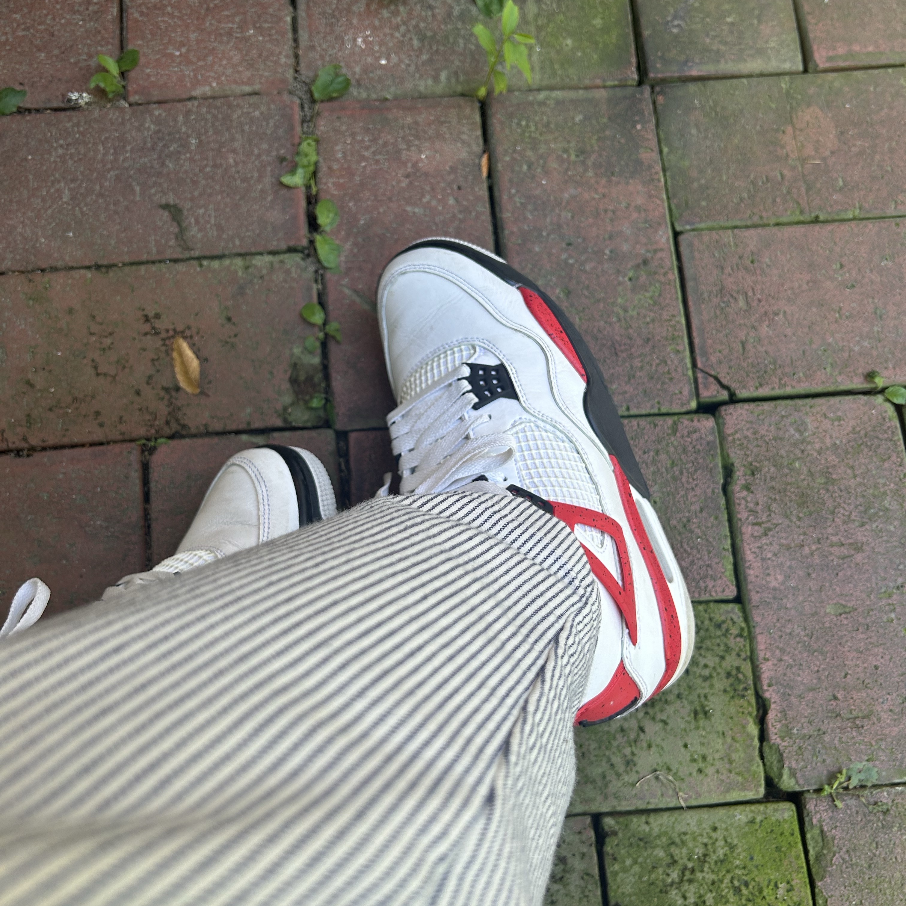 Jordan 4 Retro Red Cement 착용 스타일