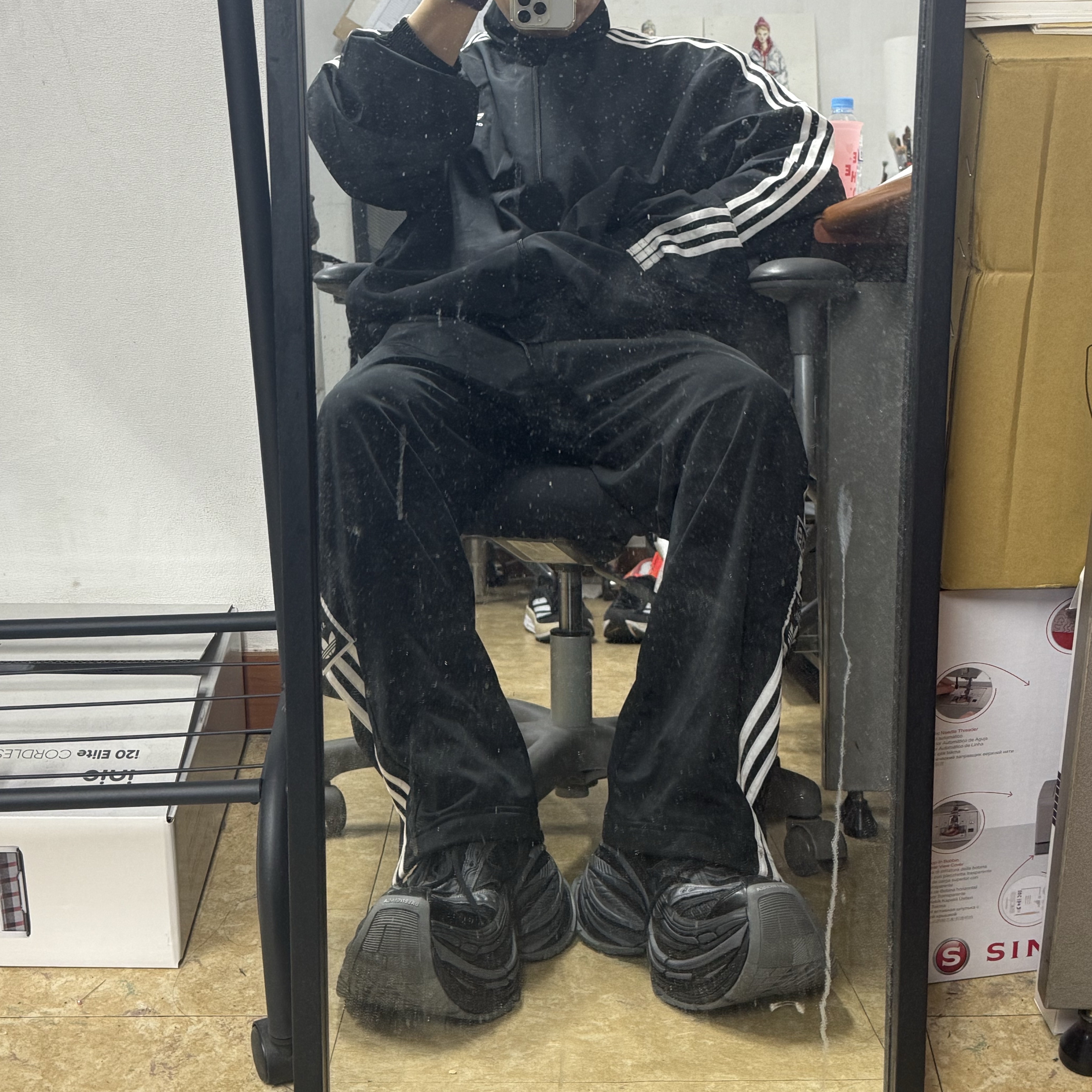 Balenciaga Platform Reduced Sneakers Dark Grey 착용 스타일