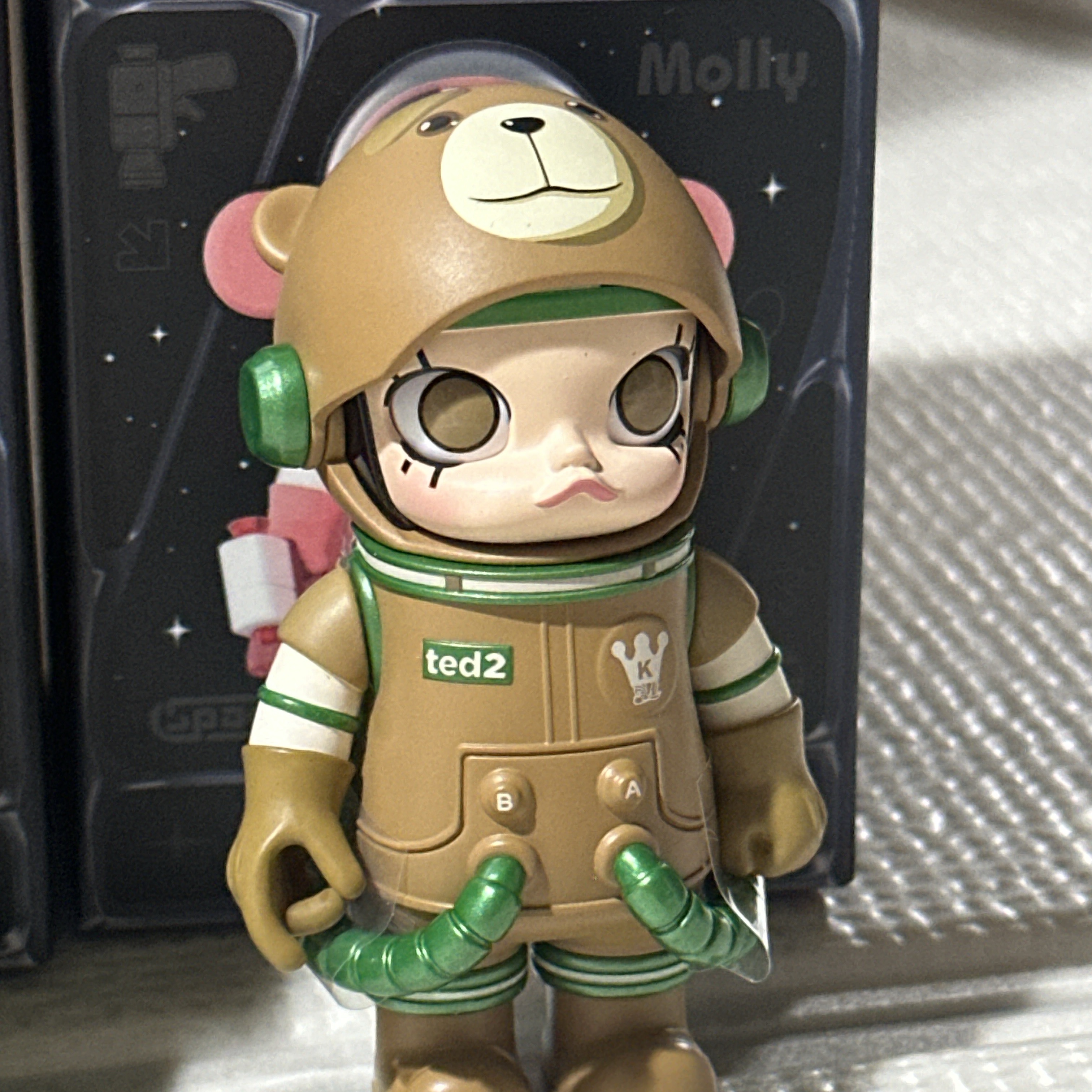 Pop Mart Mega Space Molly 100% Series4 Lalacompany - Durianman (Opened Case), Pop Mart Mega Space Molly Series 3 Tetris (Opened Case) 착용 스타일 - 5