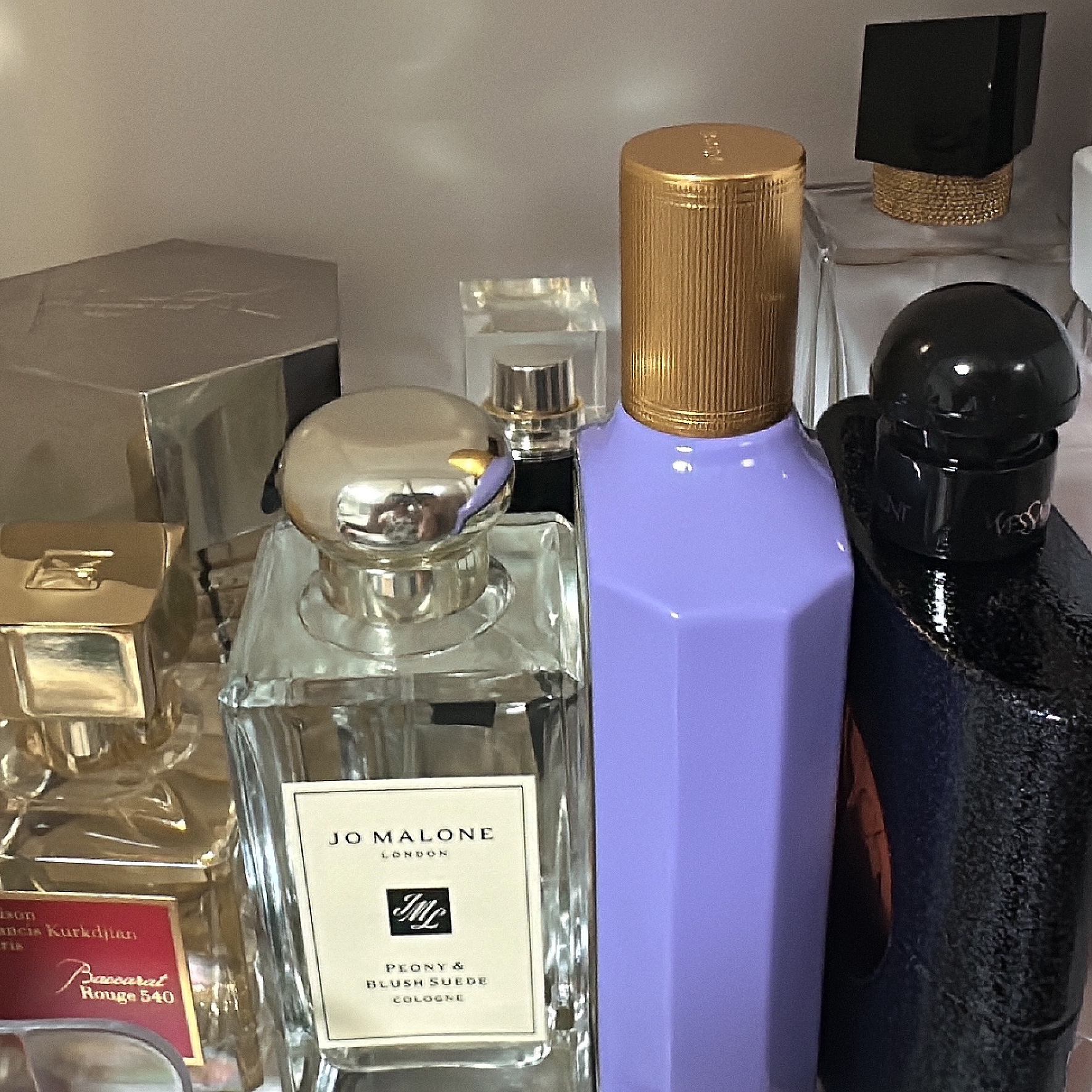 Jo Malone Peony & Blush Suede Cologne 100ml, Maison Francis Kurkdjian Baccarat Rouge 540 Eau De Parfum 70ml 착용 스타일 - 2