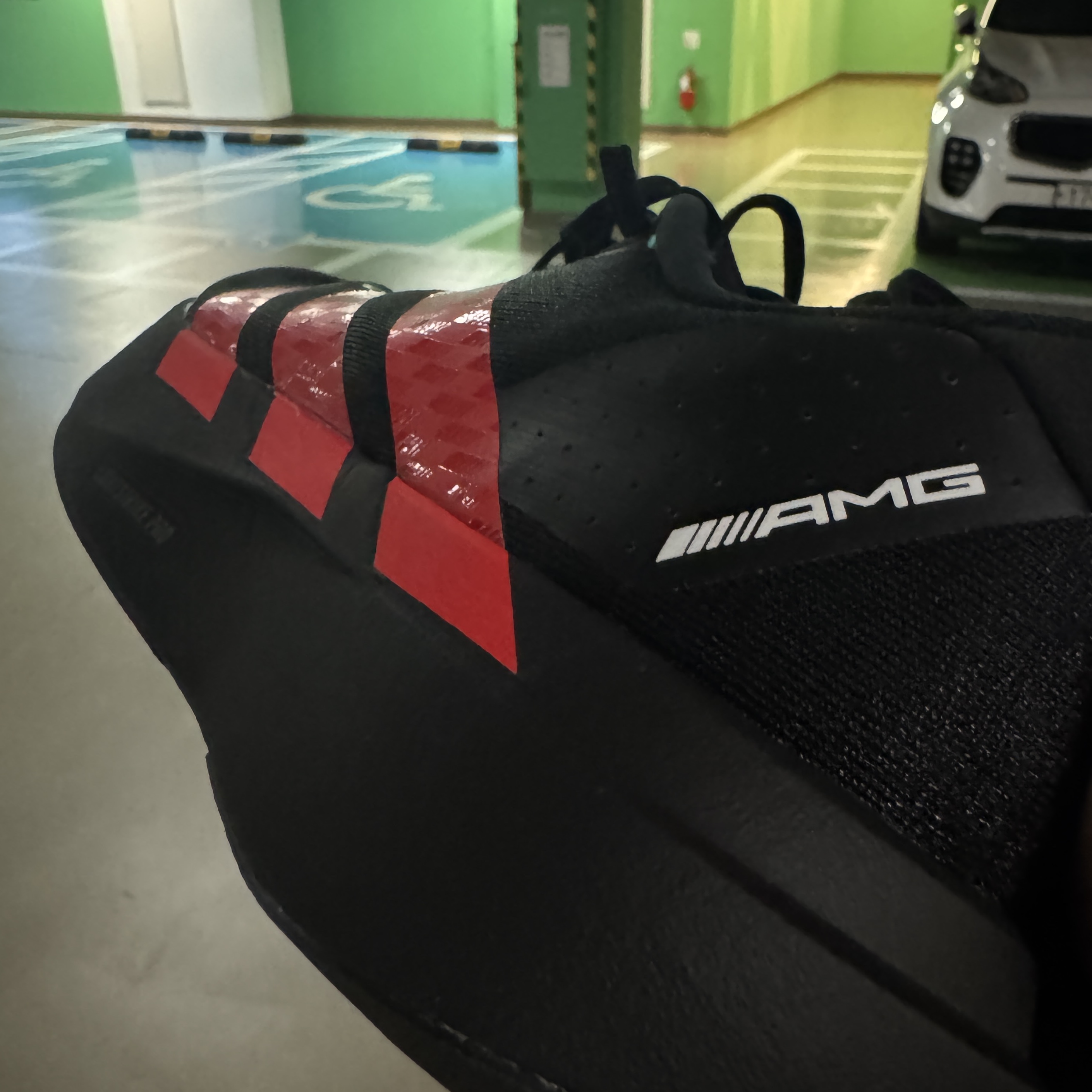 Adidas x Mercedes AMG Petronas Adizero EVO SL Core Black Lucid Red 착용 스타일