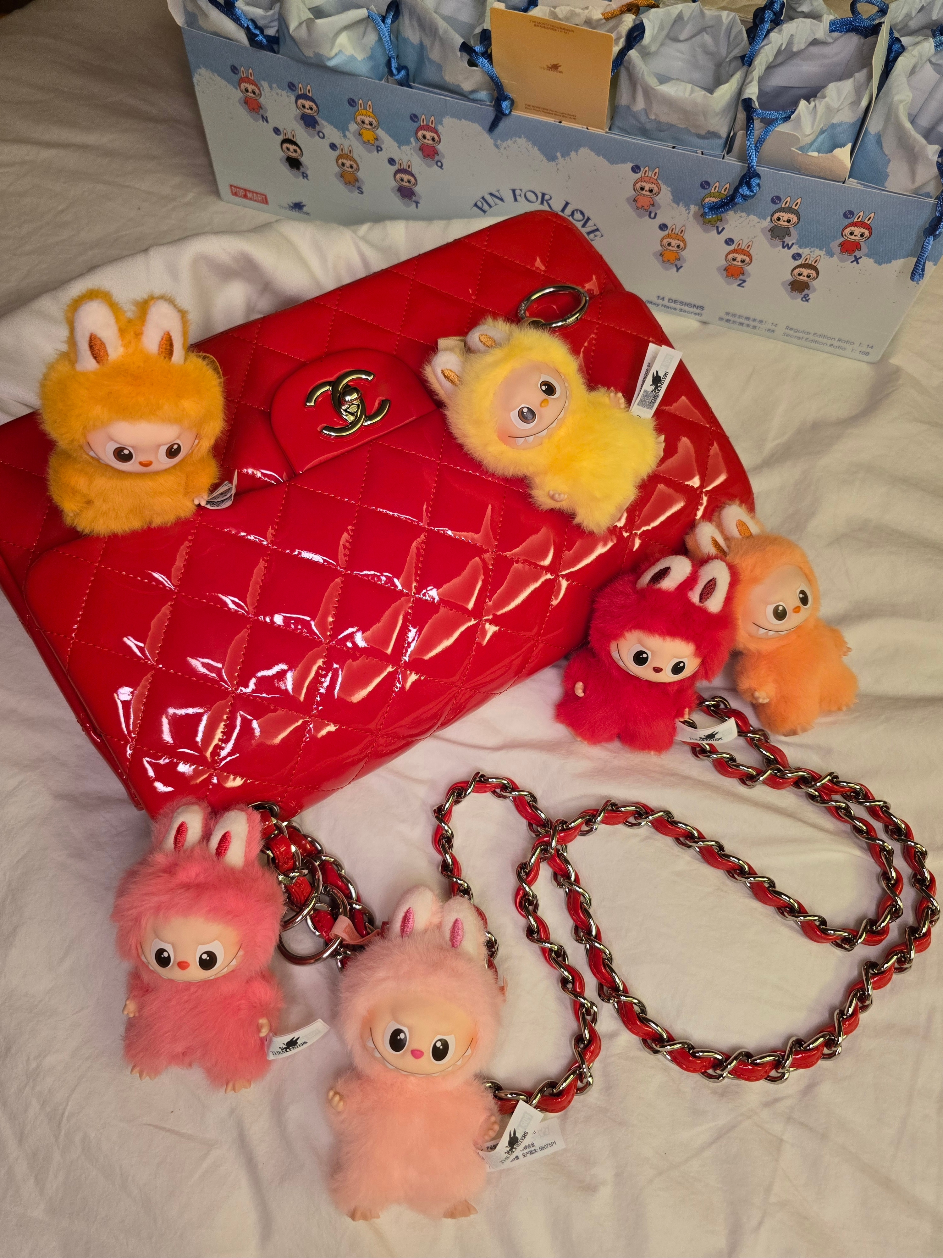 Pop Mart Labubu The Monsters Pin For Love Series Vinyl Plush Pendant Sealed Case (N-Z) (14 Blind Boxes), Pop Mart Labubu The Monsters Pin For Love Series Vinyl Plush Pendant Sealed Case (A-M) (1 Blind Box) 착용 스타일