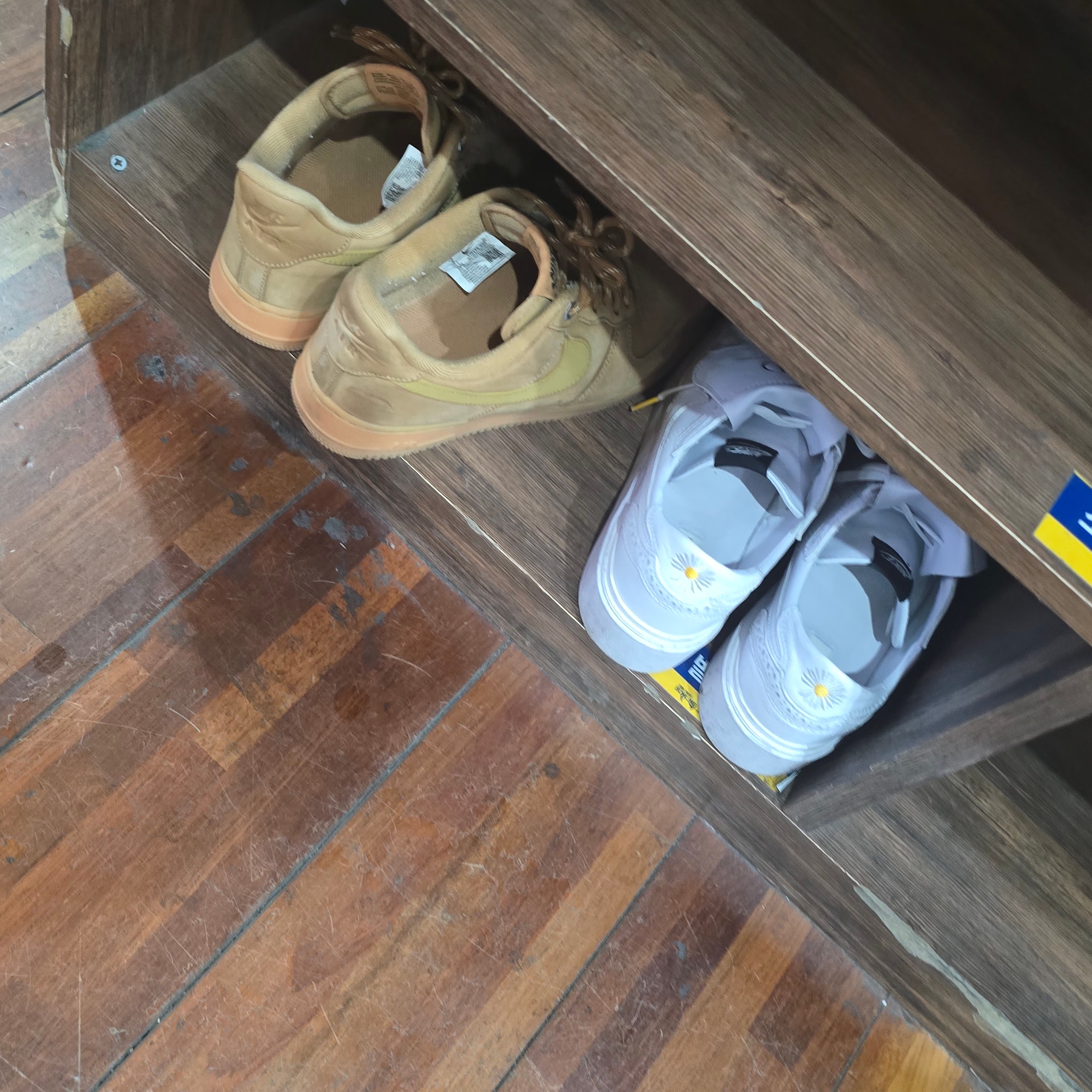 Nike x Peaceminusone Kwondo1 White, Nike Air Force 1 '07 WB Flax 착용 스타일