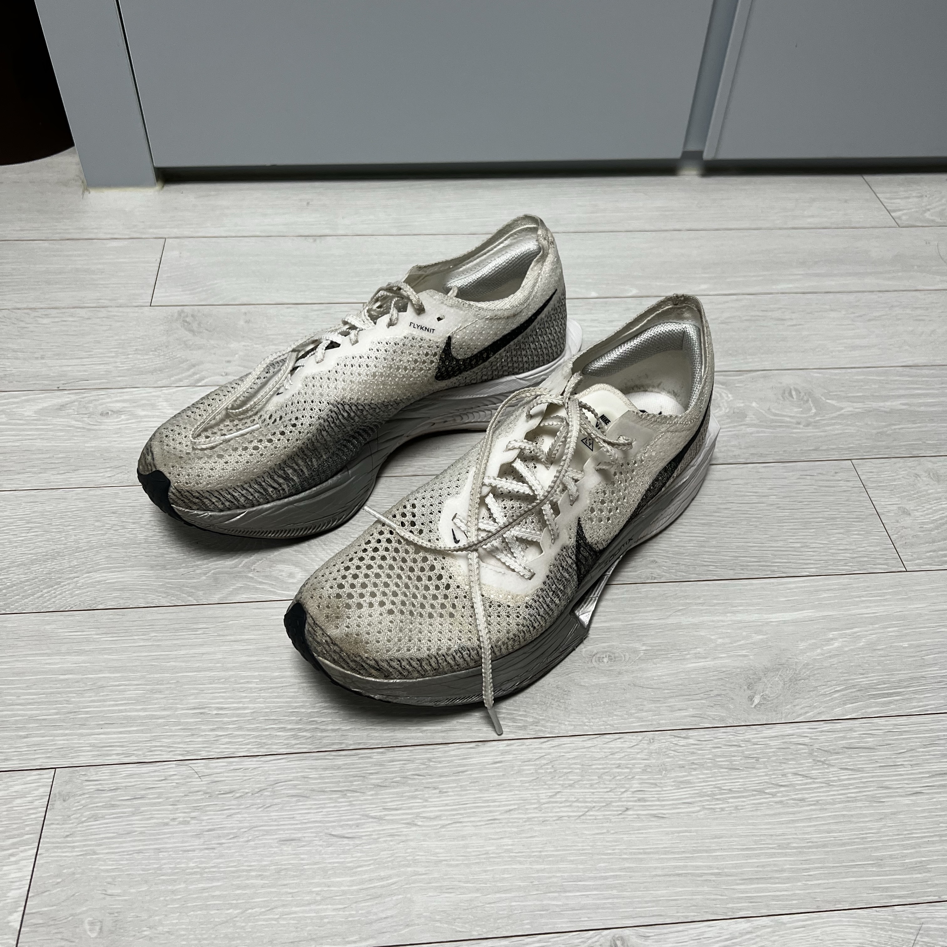 Nike ZoomX Vaporfly Next% 3 White Grey 착용 스타일