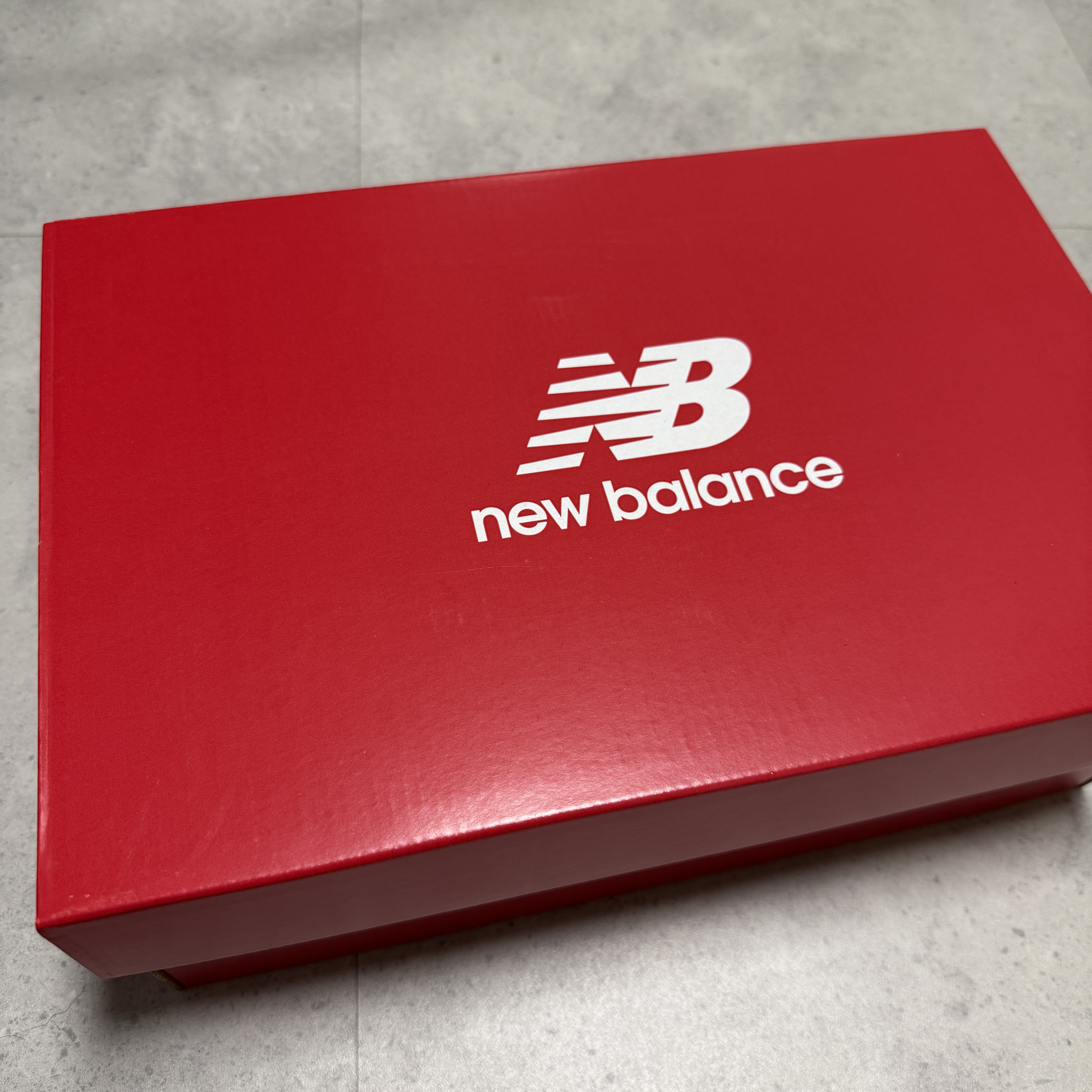 New Balance FuelCell Rebel v5 Lab Green Silver Metallic - 2E Wide 착용 스타일 - 6