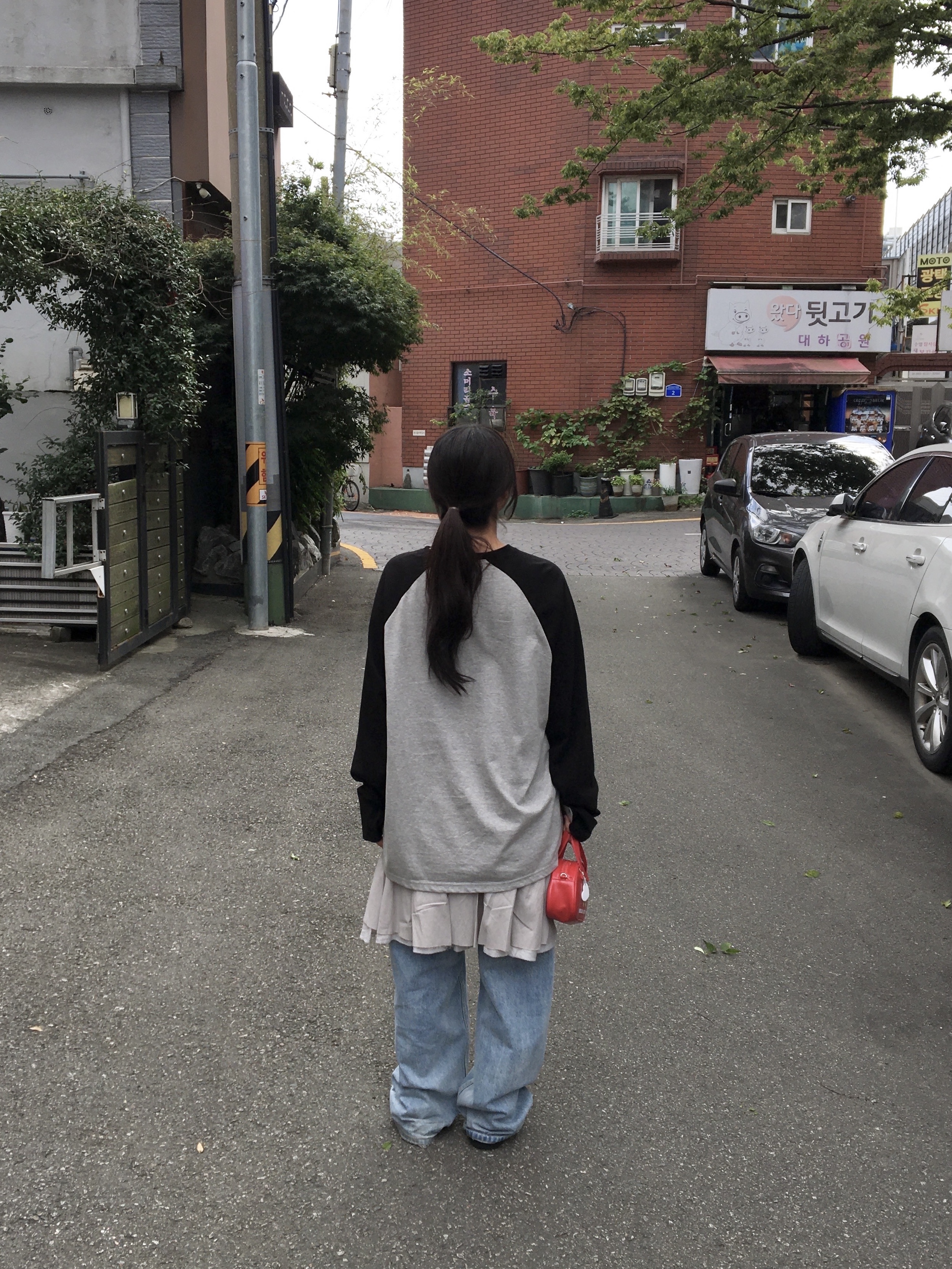 COYSEIO Double Shirring Skirt Grey, AEAE Check Patchwork Denim Pants Light Blue 착용 스타일 - 1