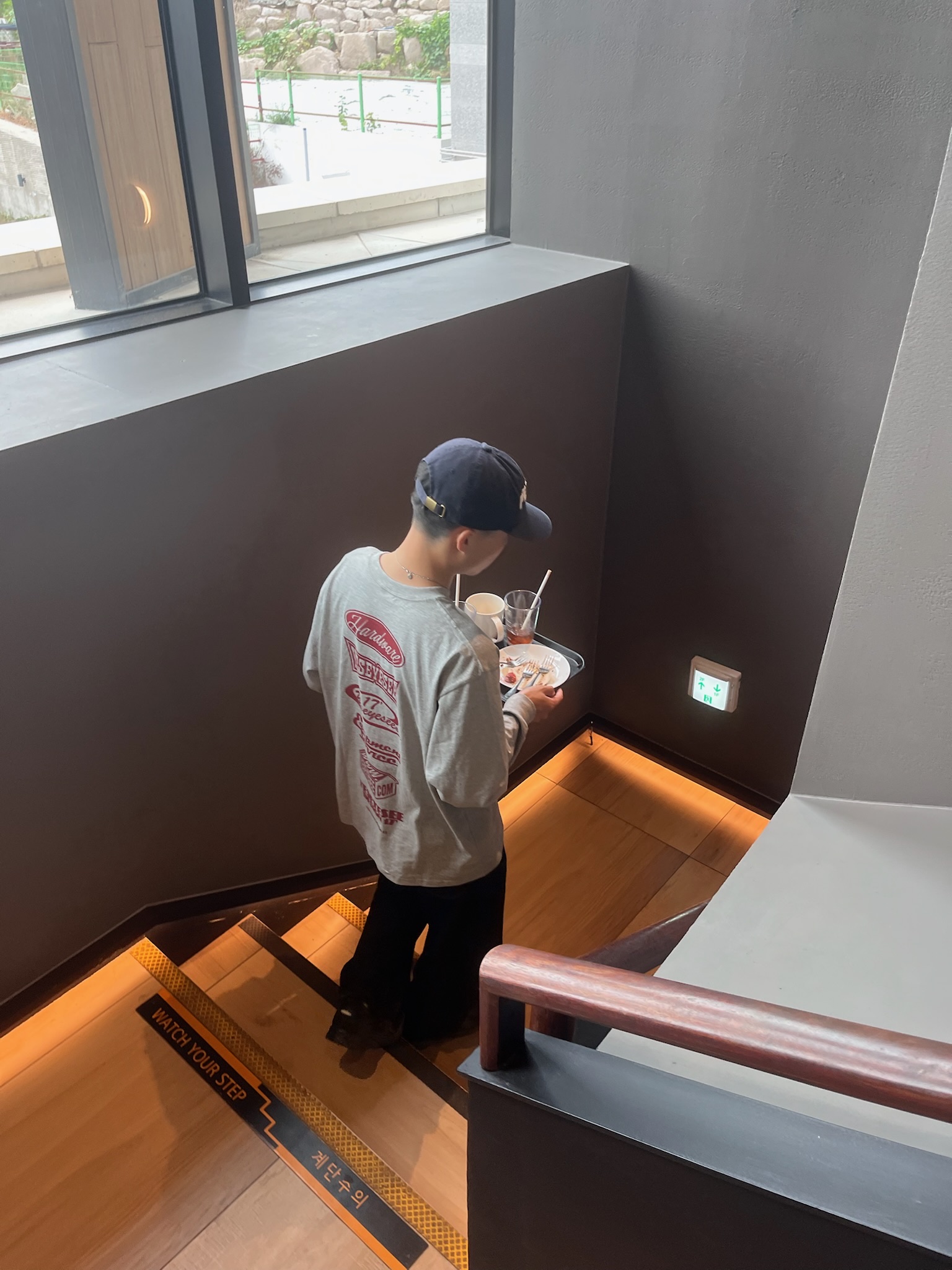 My Name is Peter 6-Panel Peter Cap Navy, YESEYESEE Y.E.S Hardware L/S Grey 착용 스타일 - 1
