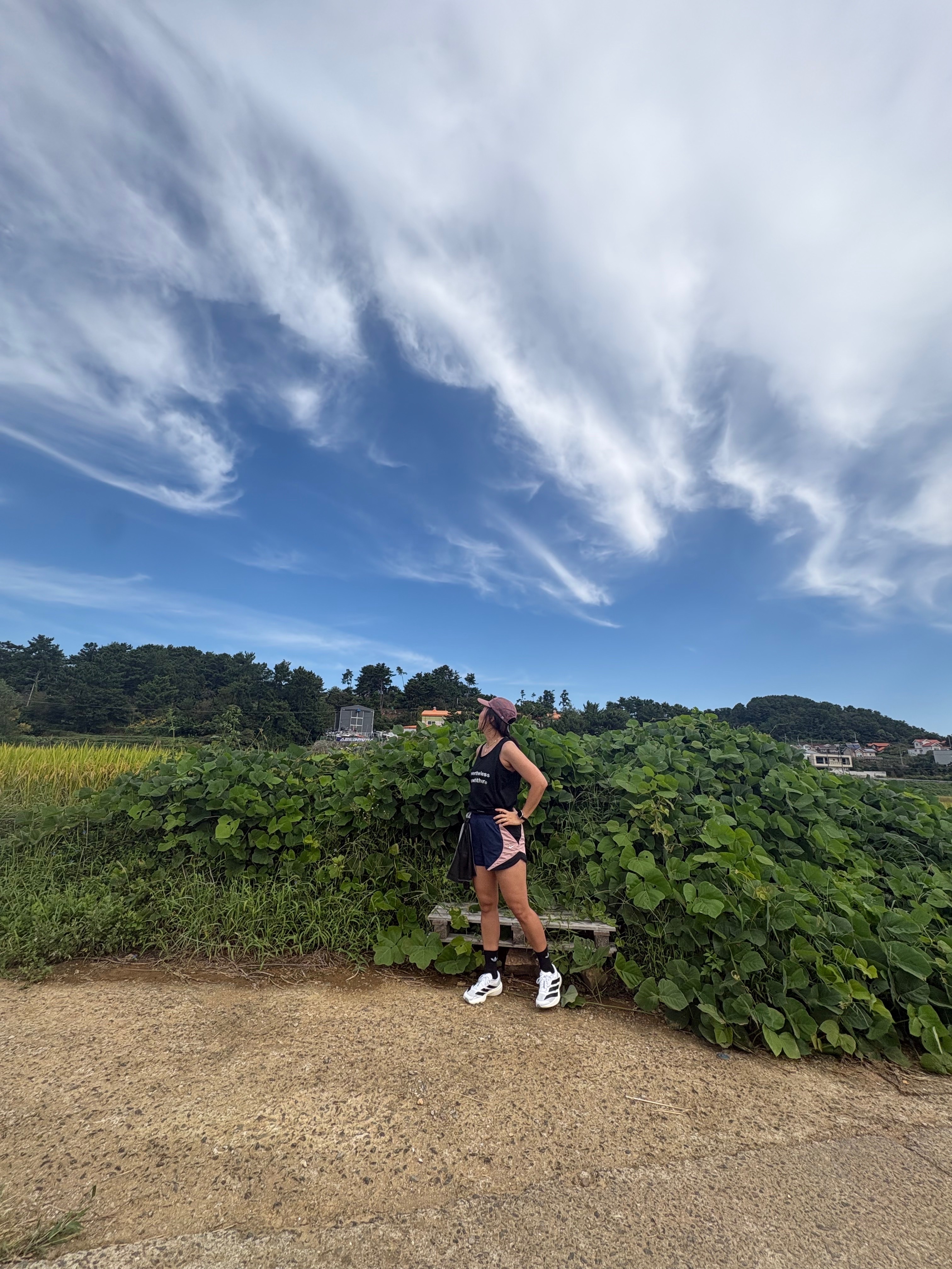[KREAM 단독] runwhither Racing Singlet Black, Adidas Adizero EVO SL Cloud White Core Black 착용 스타일 - 1