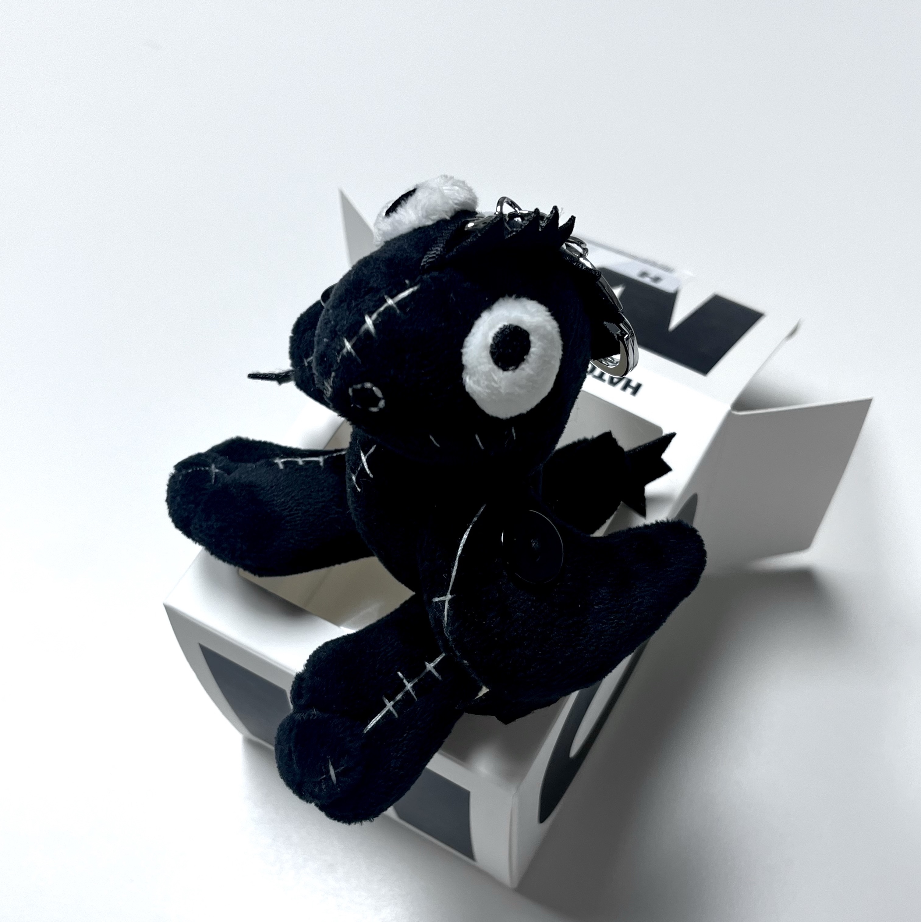 Hatchingroom Dragon Toy Keyring 착용 스타일