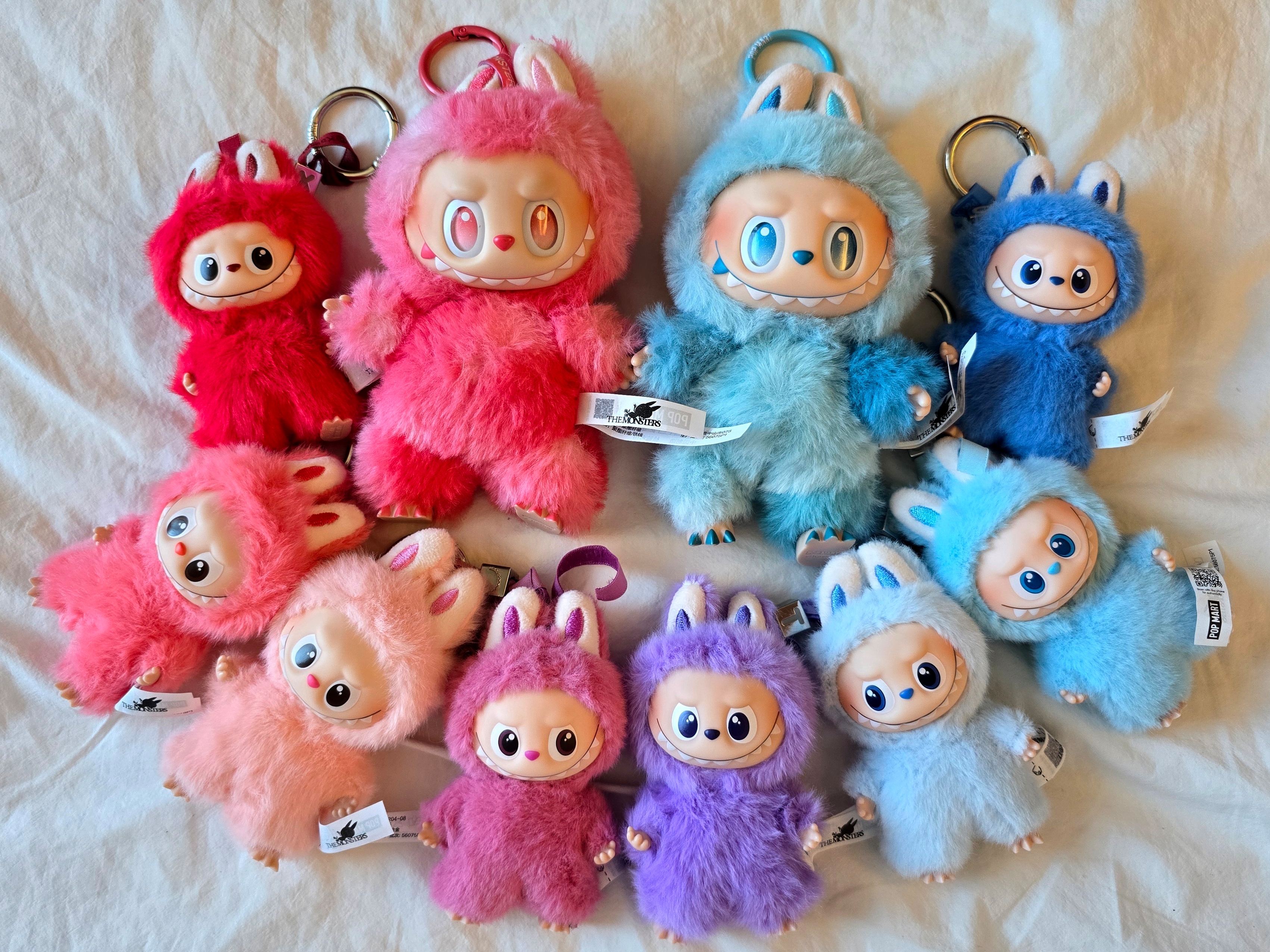Pop Mart Labubu The Monsters Pin For Love Series Vinyl Plush Pendant Sealed Case (N-Z) (14 Blind Boxes), Pop Mart Labubu The Monsters Pin For Love Series Vinyl Plush Pendant (N-Z) N (Opened Case) 착용 스타일