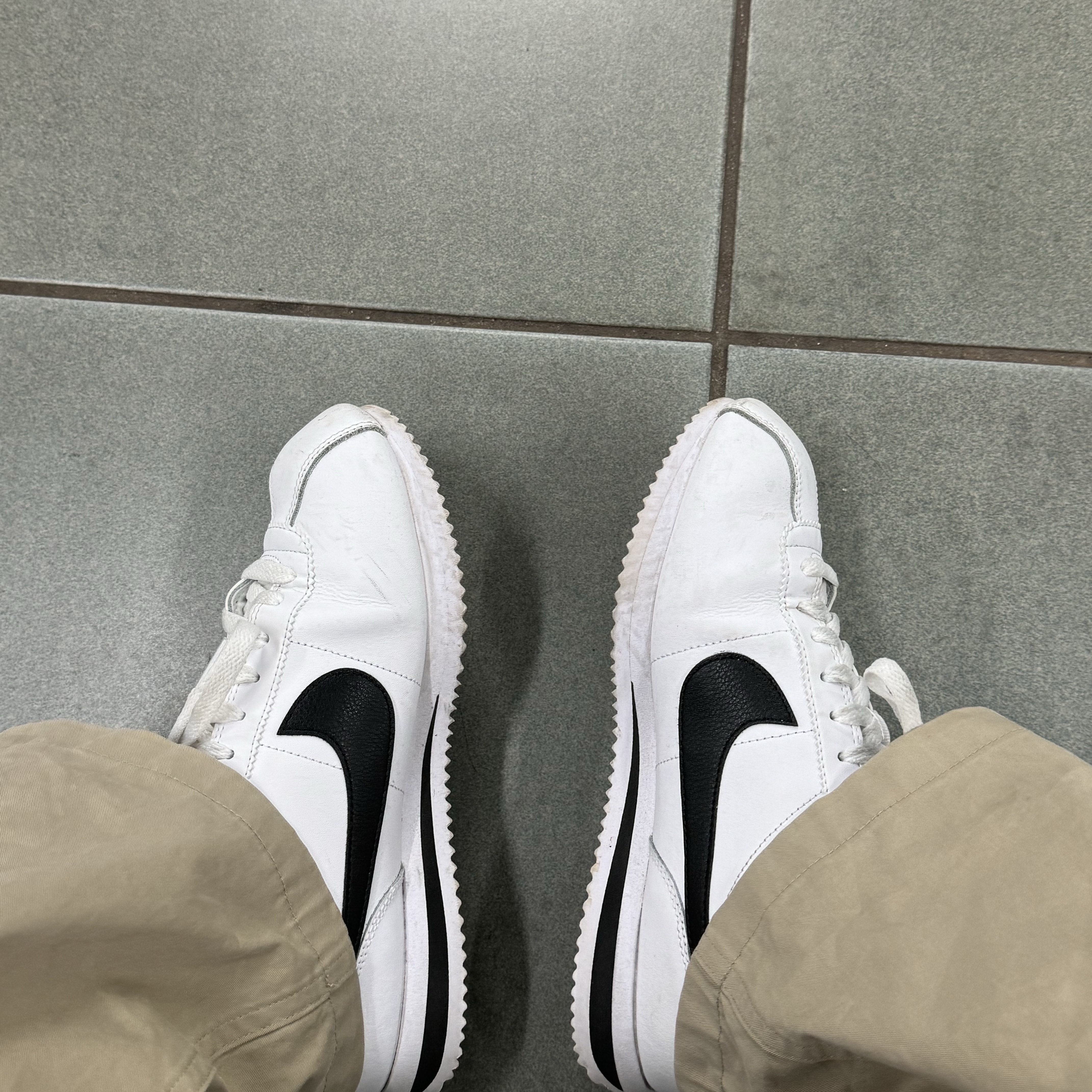 Nike Cortez White Black 착용 스타일