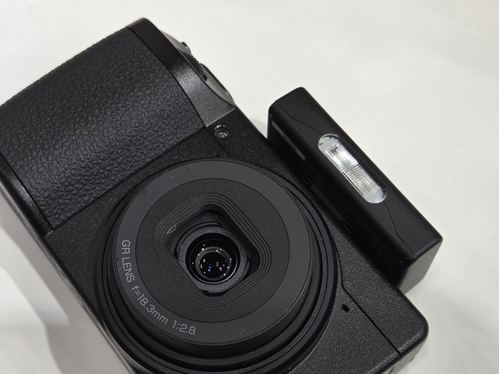 Ricoh GR IV Black (Korean Ver.) 착용 스타일
