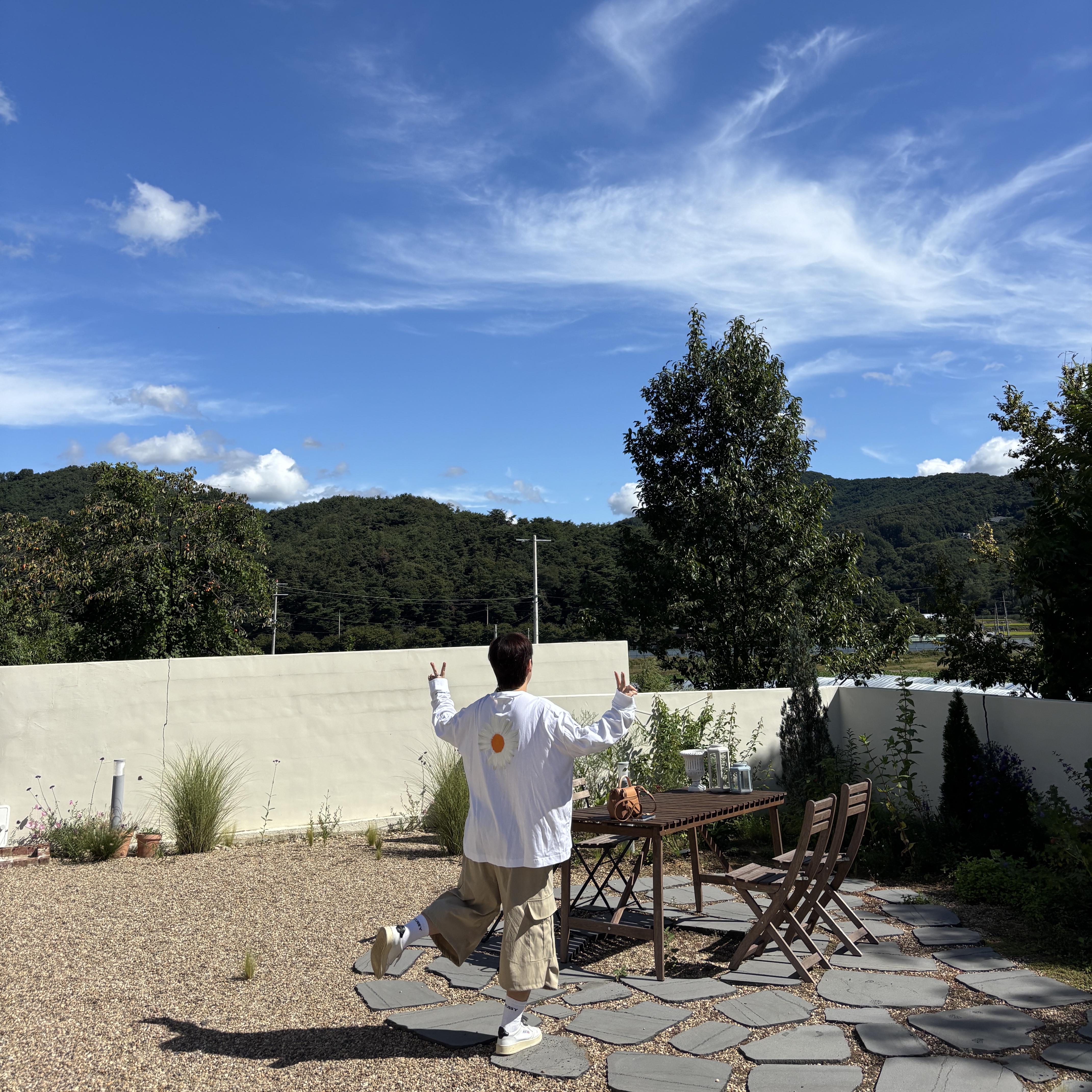 Nike x Peaceminusone LS T-Shirt White (DR0098-100) 착용 스타일 - 1
