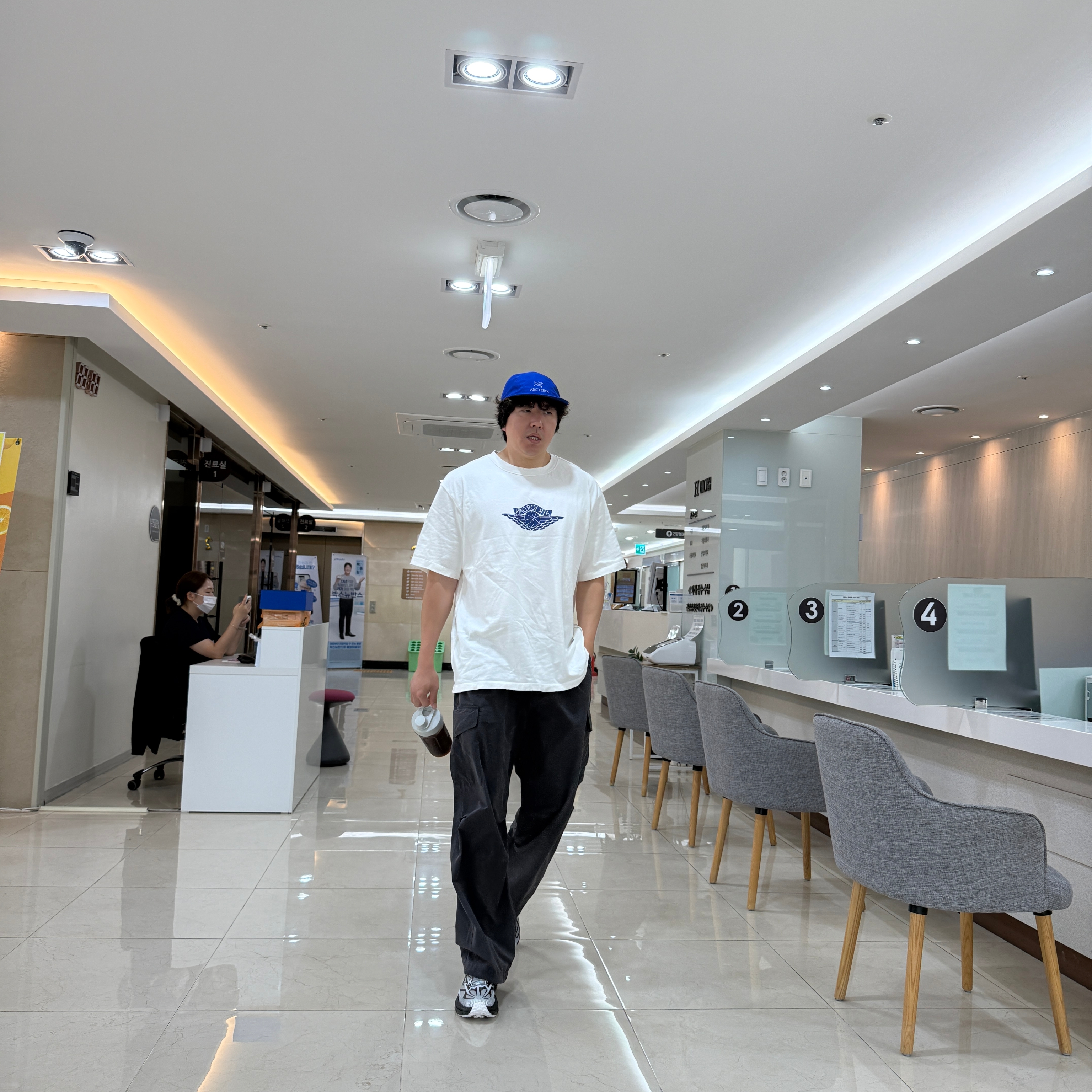 Arc'teryx Gore 5 Panel Cap Vitality, Hoka Mafate Speed 4 Lite TS Black White 착용 스타일