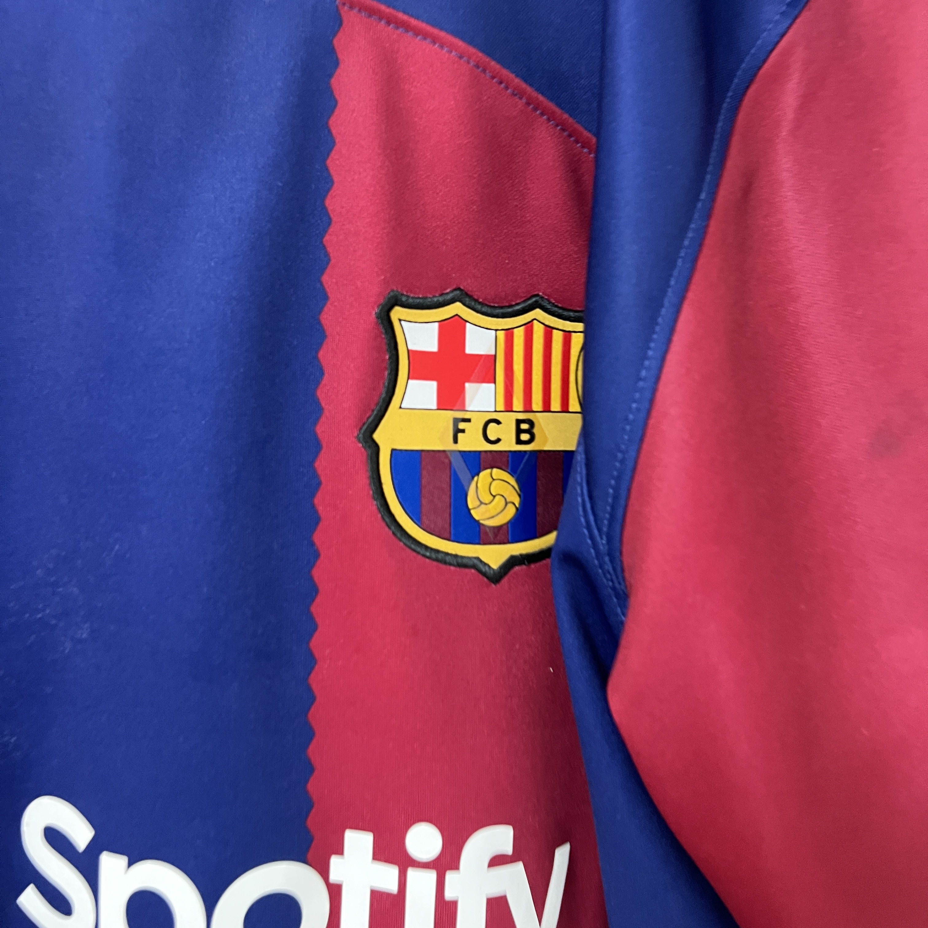 Nike FC Barcelona 2023/24 Dri-Fit Stadium Home Jersey Deep Royal Blue Noble Red (Non Marking Ver.) 착용 스타일