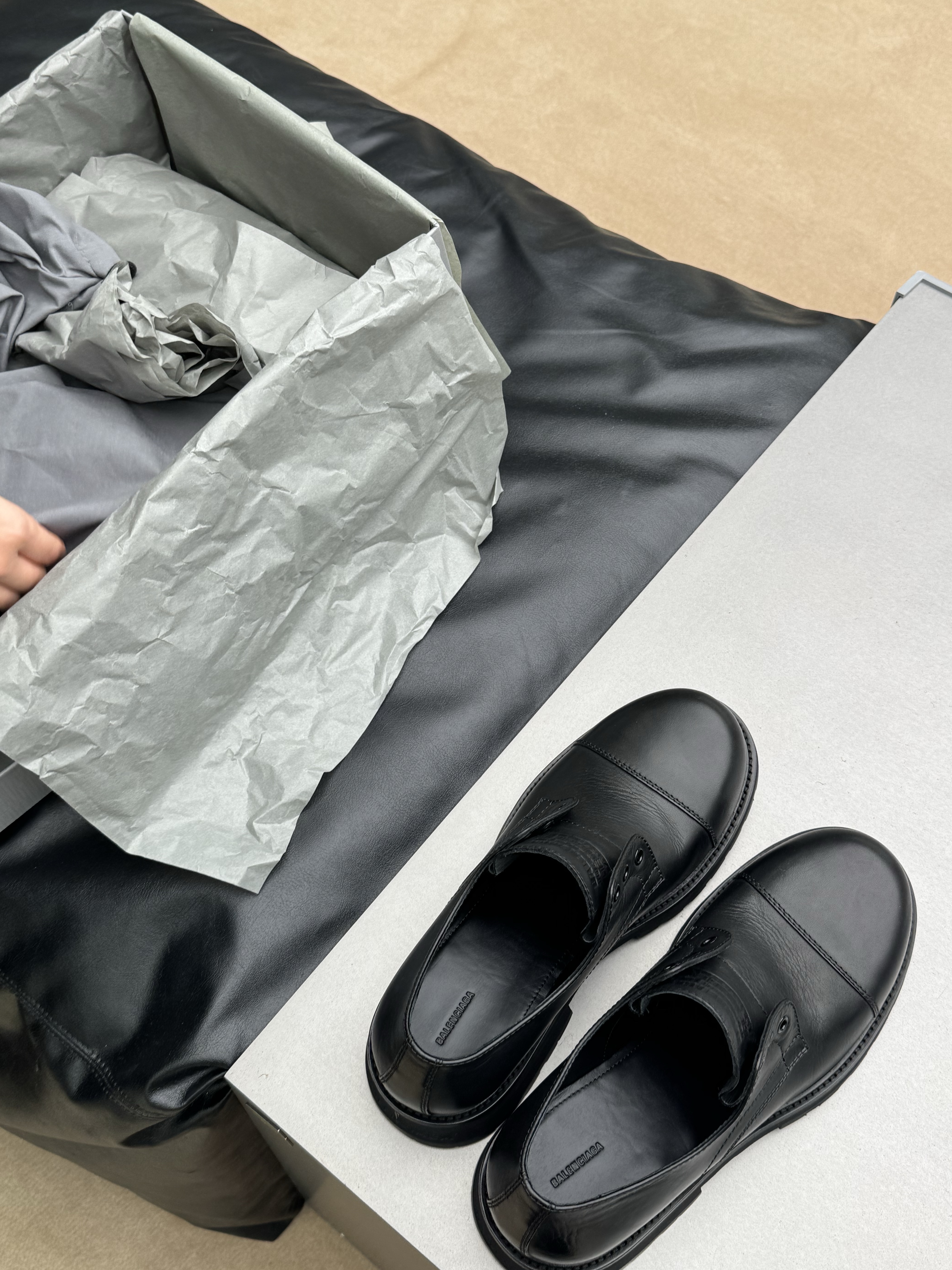 (W) Acne Studios Loose Fit Jeans 2006F Black, Chrome Hearts Box Officer Sunglasses Black 착용 스타일 - 3