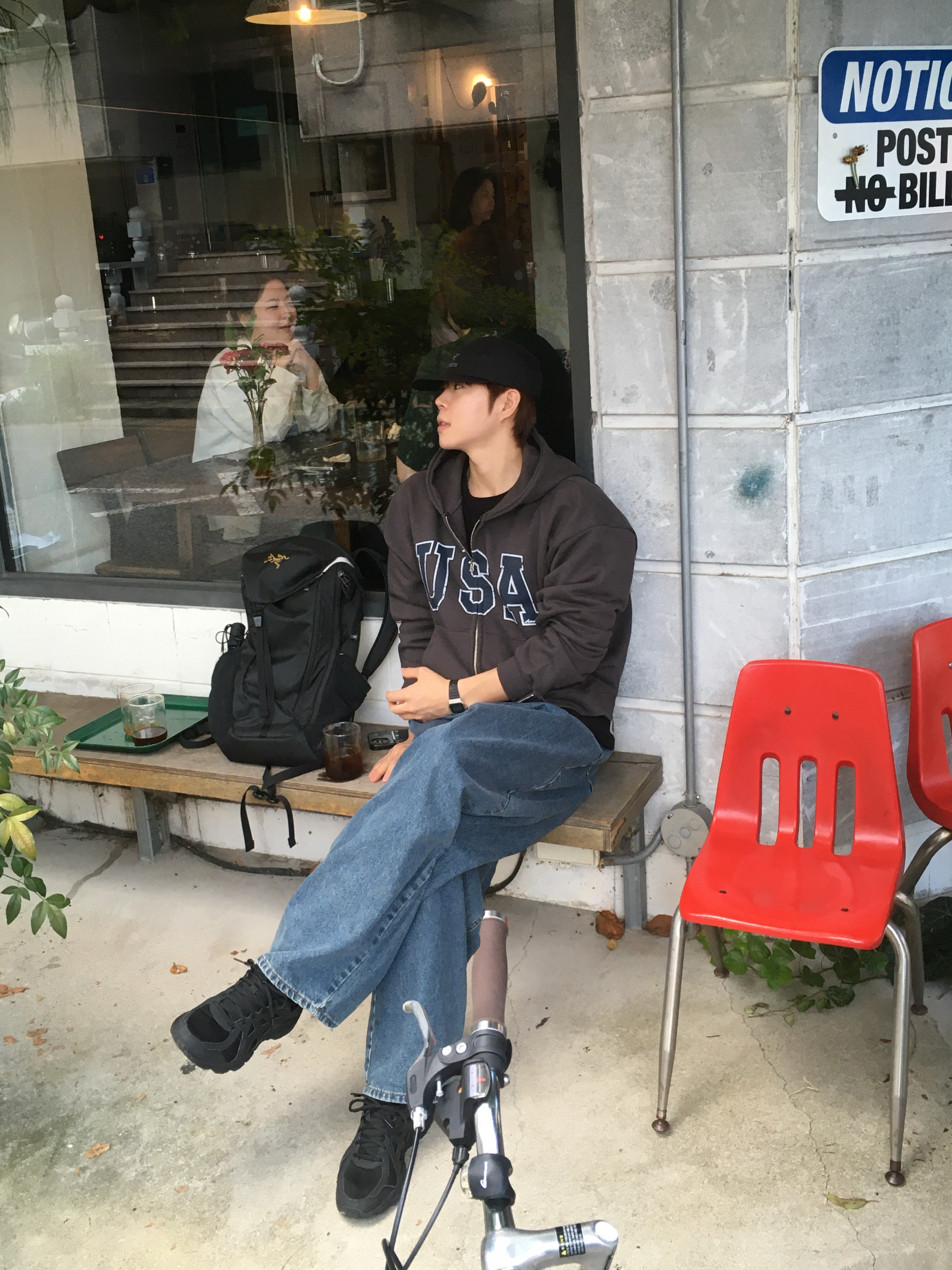 Asics Jog 100 T Black - 4E Extra Wide, Arc'teryx Gore 5 Panel Cap Black 착용 스타일 - 1