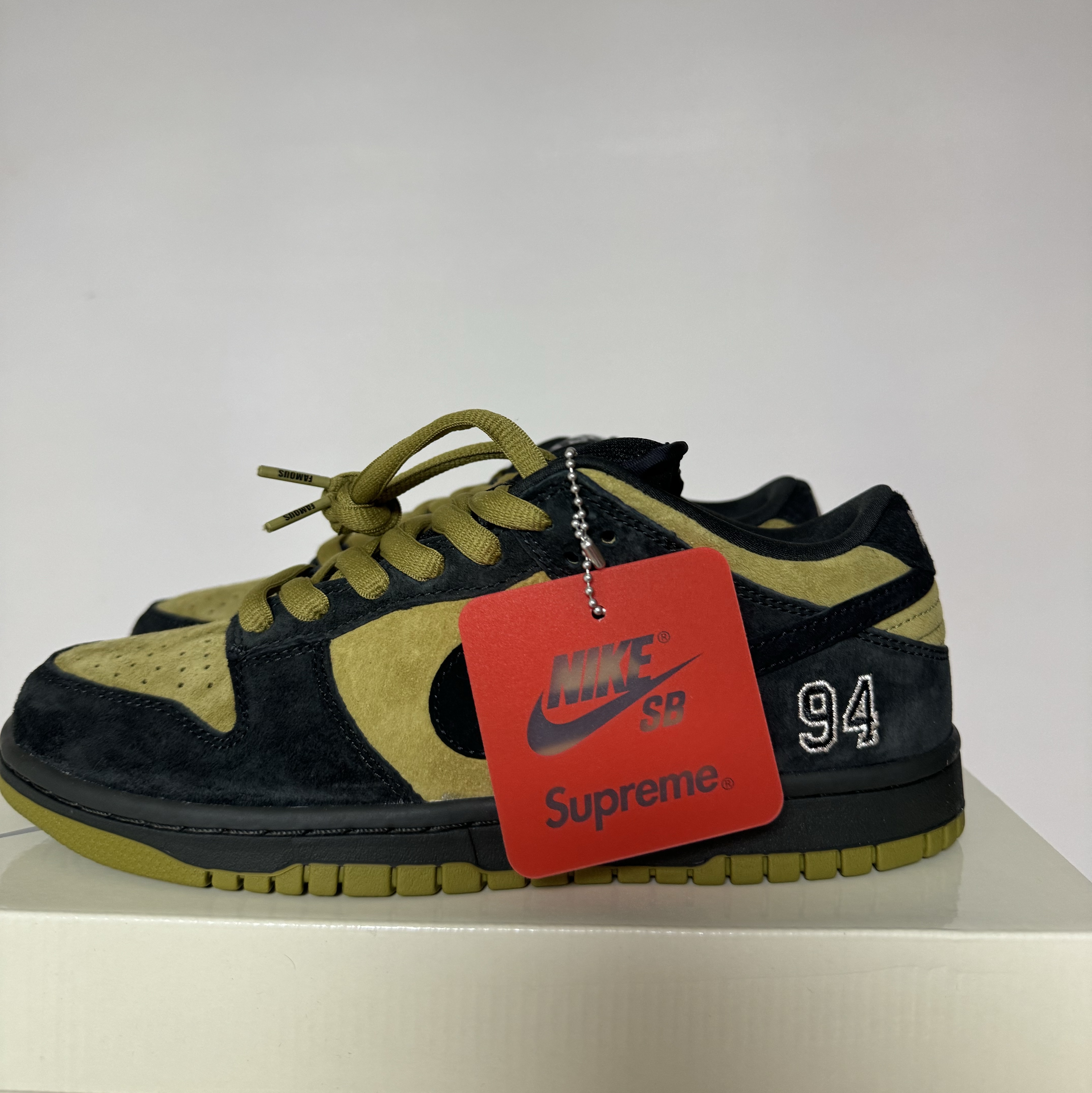 Nike x Supreme SB Dunk Low Camper Green 착용 스타일