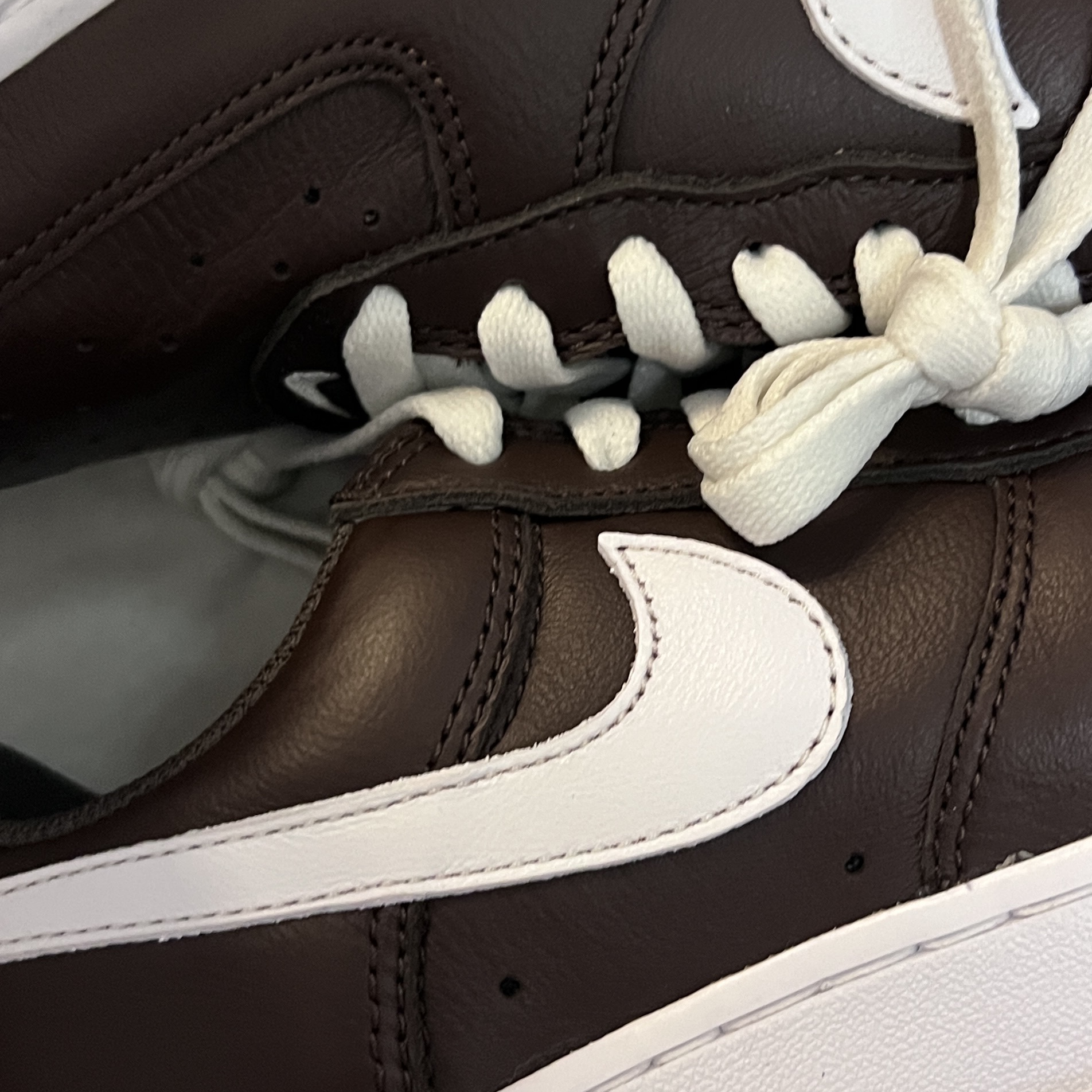 Nike Air Force 1 Low Retro Chocolate 착용 스타일