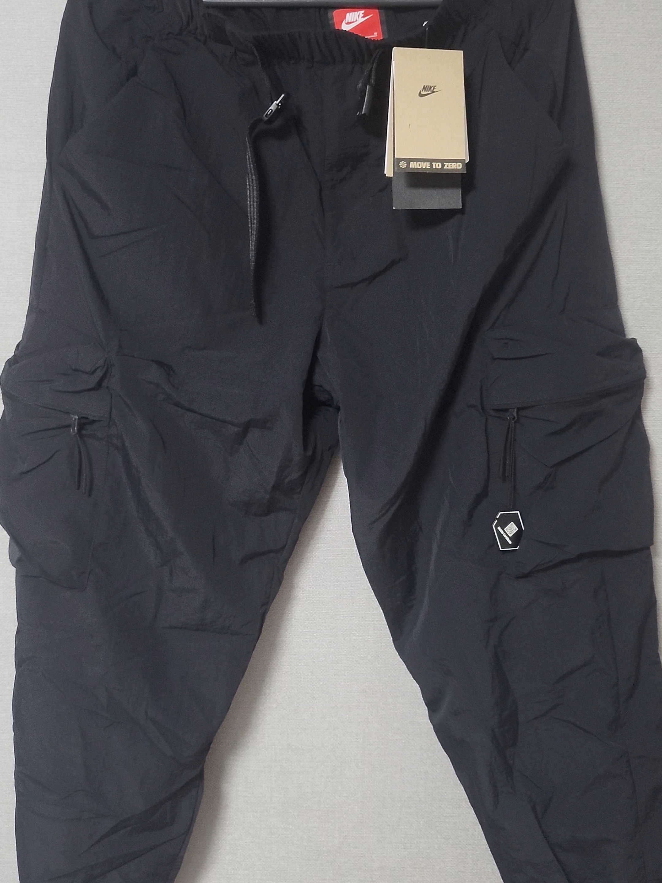 Nike Tech Woven Cargo Pants Black - Asia 착용 스타일