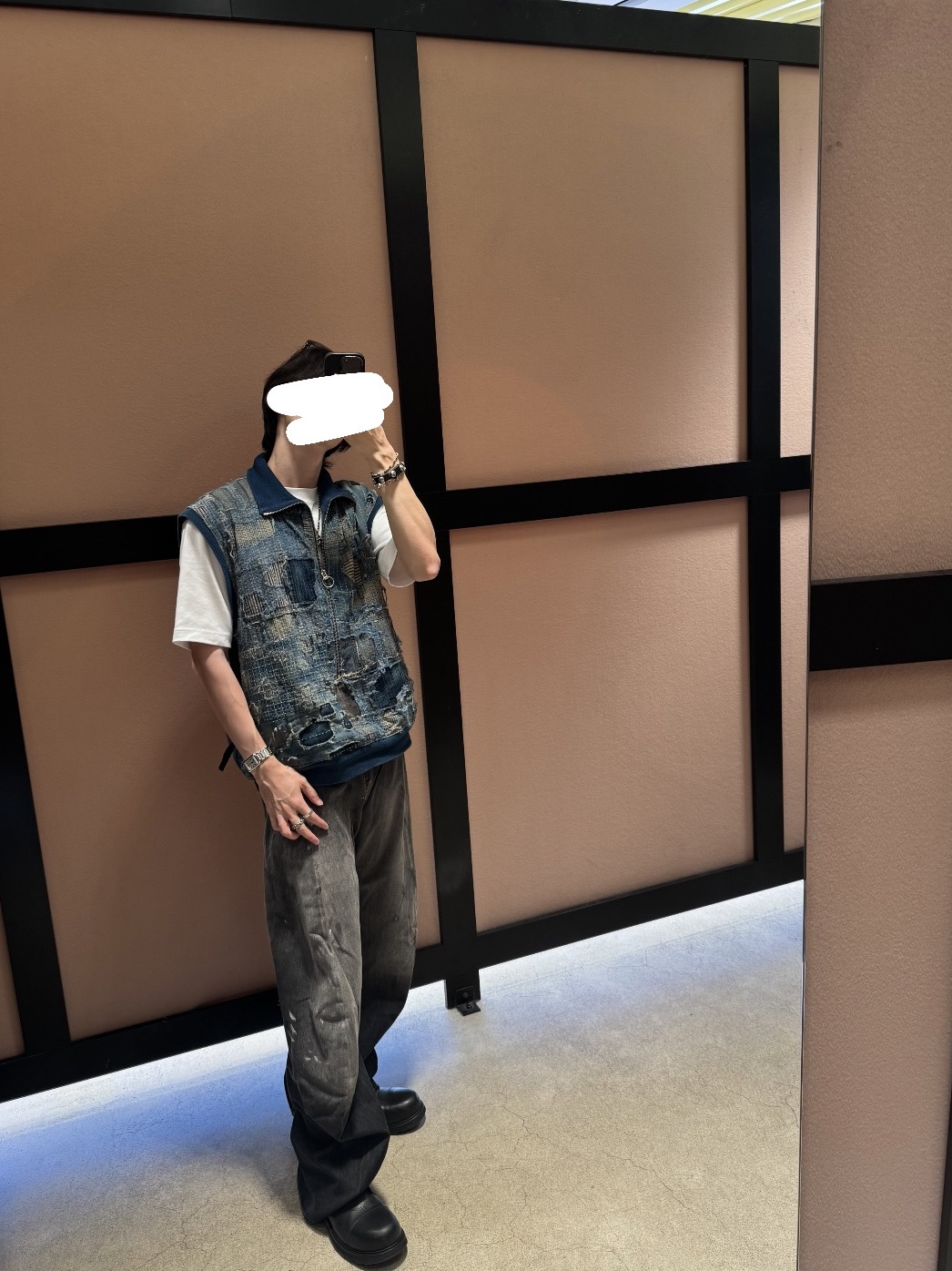 (W) Acne Studios Loose Fit Jeans 2006F Black, Chrome Hearts Box Officer Sunglasses Black 착용 스타일 - 1