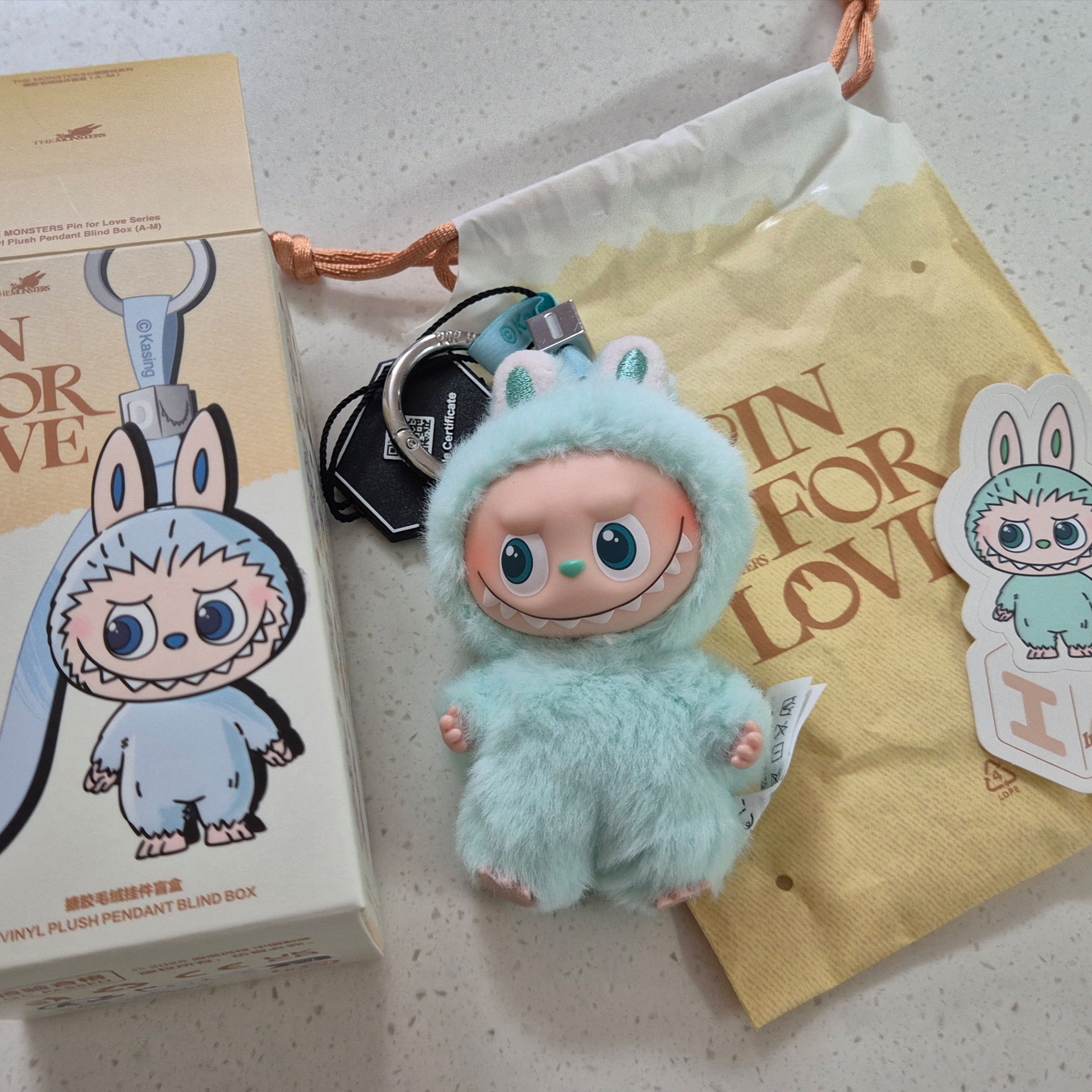 Pop Mart Labubu The Monsters Pin For Love Series Vinyl Plush Pendant (A-M) I (Opened Case) 착용 스타일 - 2