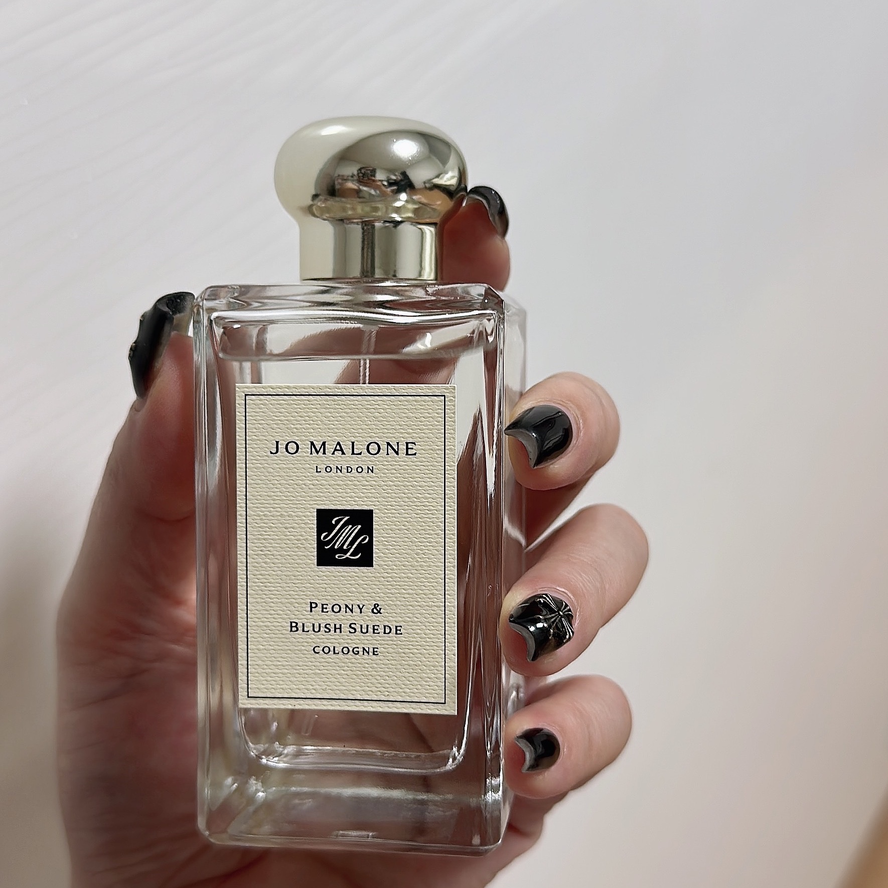 Jo Malone Peony & Blush Suede Cologne 100ml, Maison Francis Kurkdjian Baccarat Rouge 540 Eau De Parfum 70ml 착용 스타일 - 1