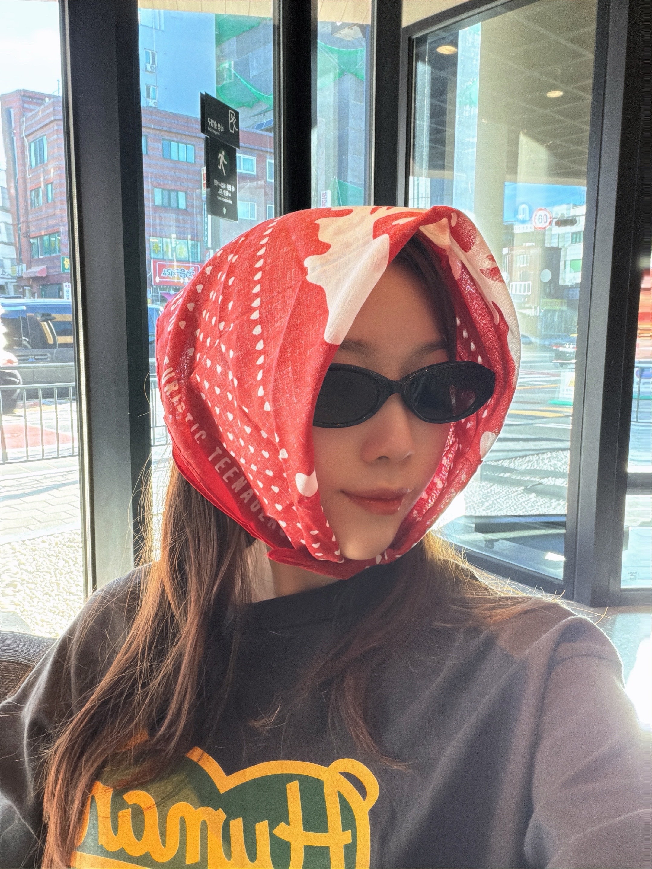 Human Made Bandana Red, Gentle Monster x Maison Margiela MM204 Black Gray 착용 스타일