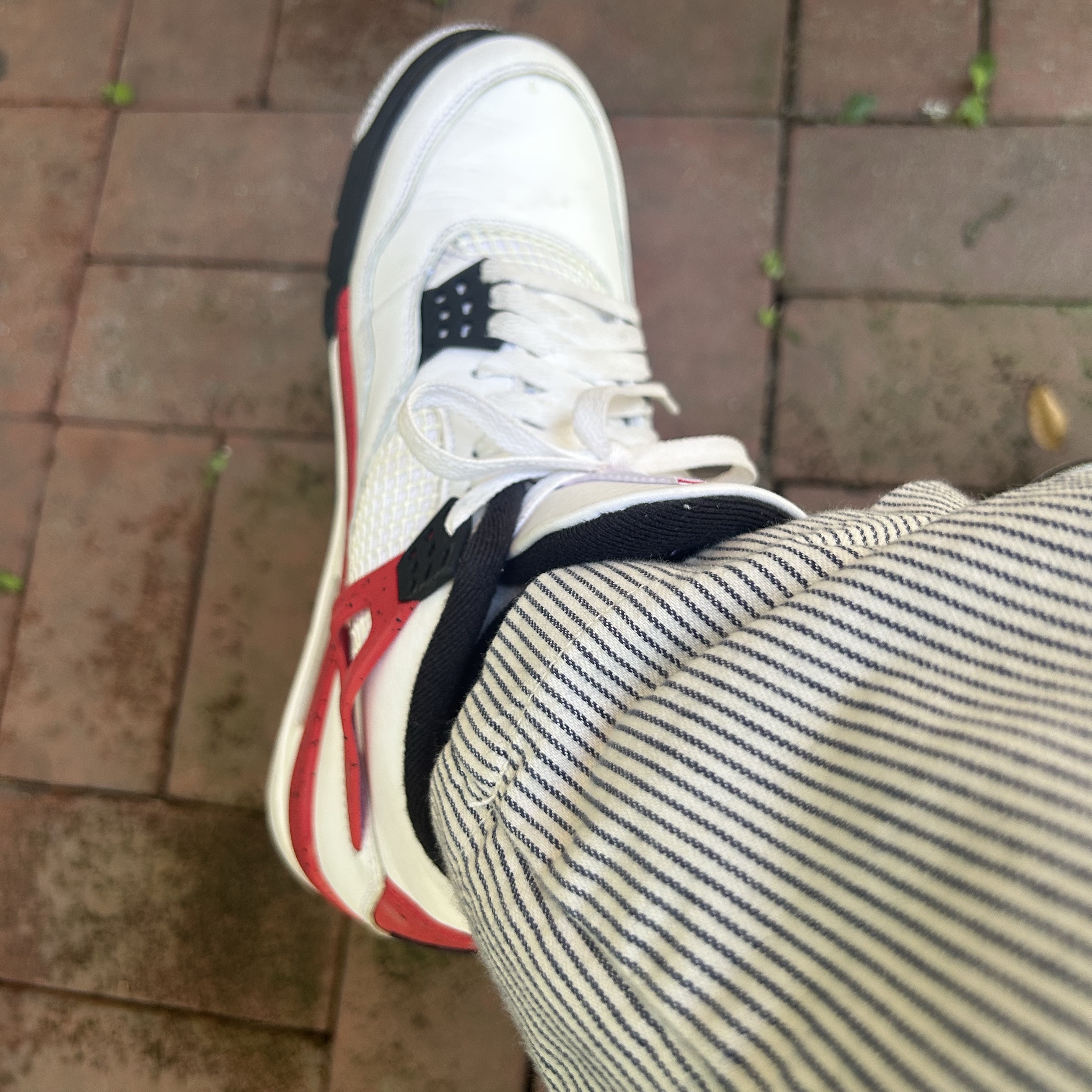 Jordan 4 Retro Red Cement 착용 스타일