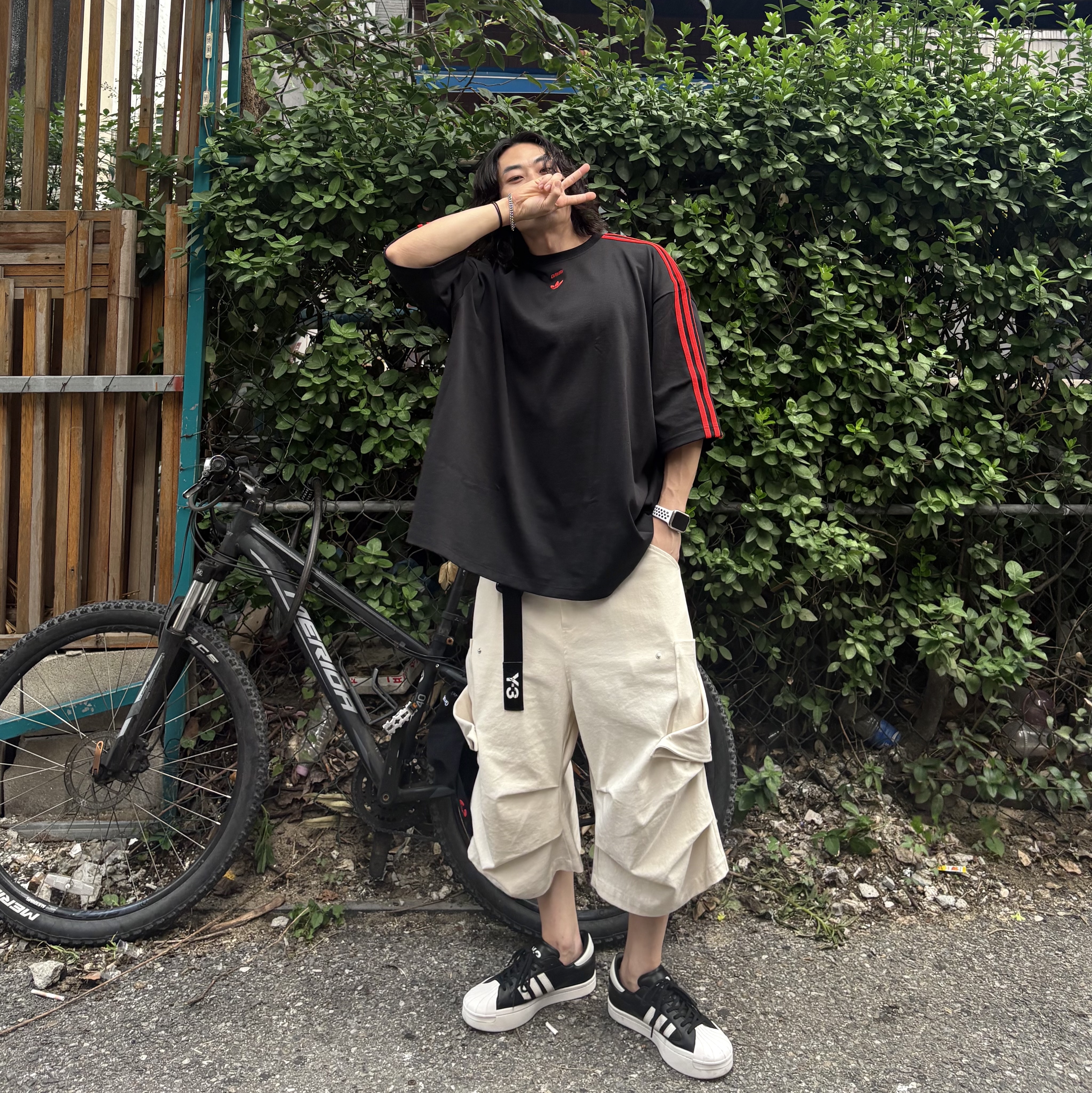 Adidas x Willy Chavarria Chavarria Signature T-Shirt Black - KR Sizing, Y-3 Yohji Star Black White 착용 스타일 - 2