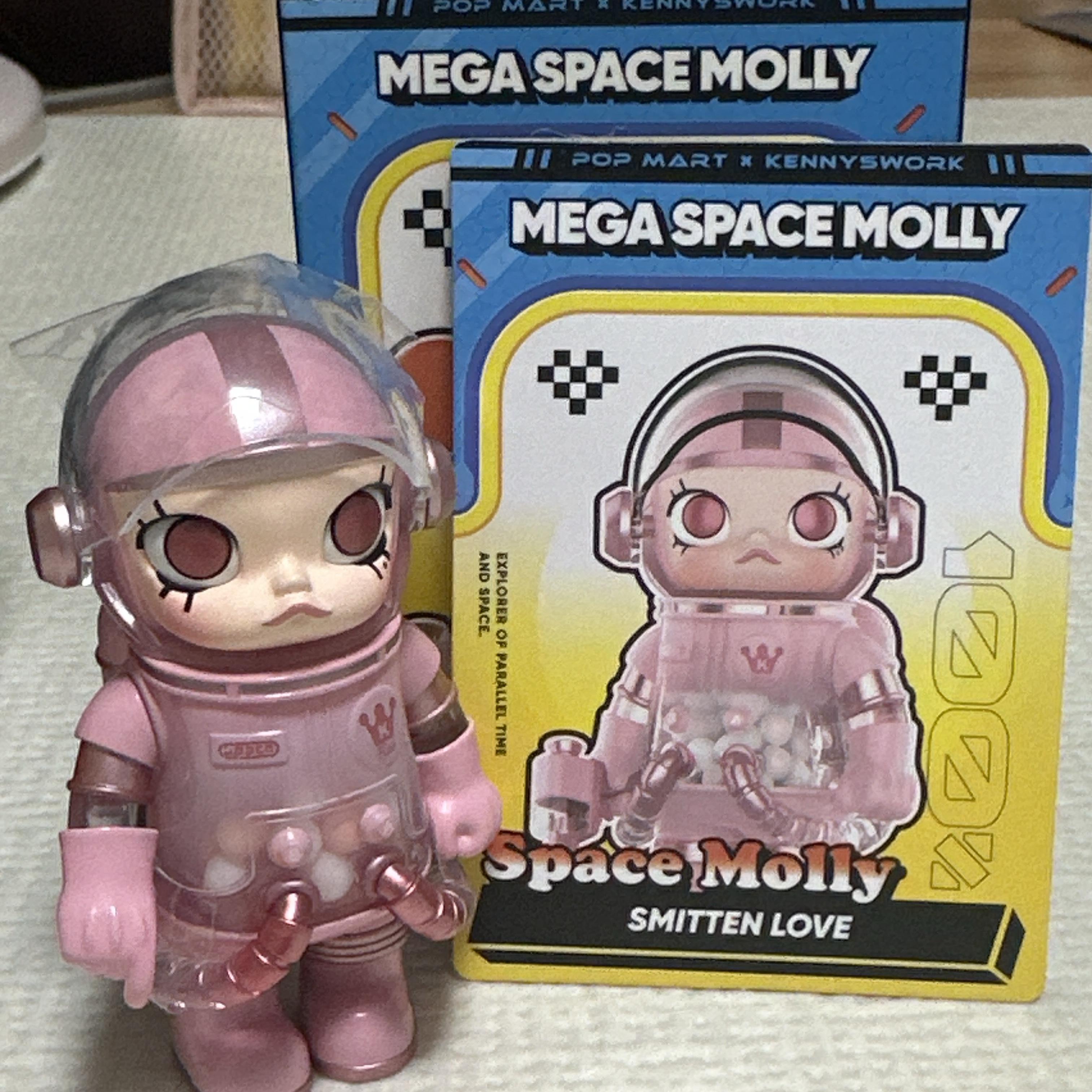 Pop Mart Mega Space Molly 100% Series4 Lalacompany - Durianman (Opened Case), Pop Mart Mega Space Molly Series 3 Tetris (Opened Case) 착용 스타일 - 3
