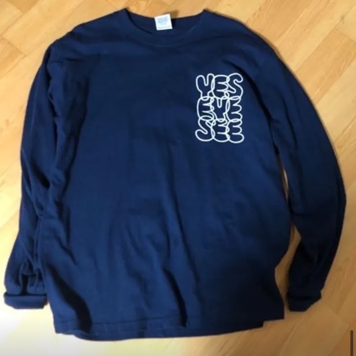 YESEYESEE C-Logo L/S Navy 착용 스타일