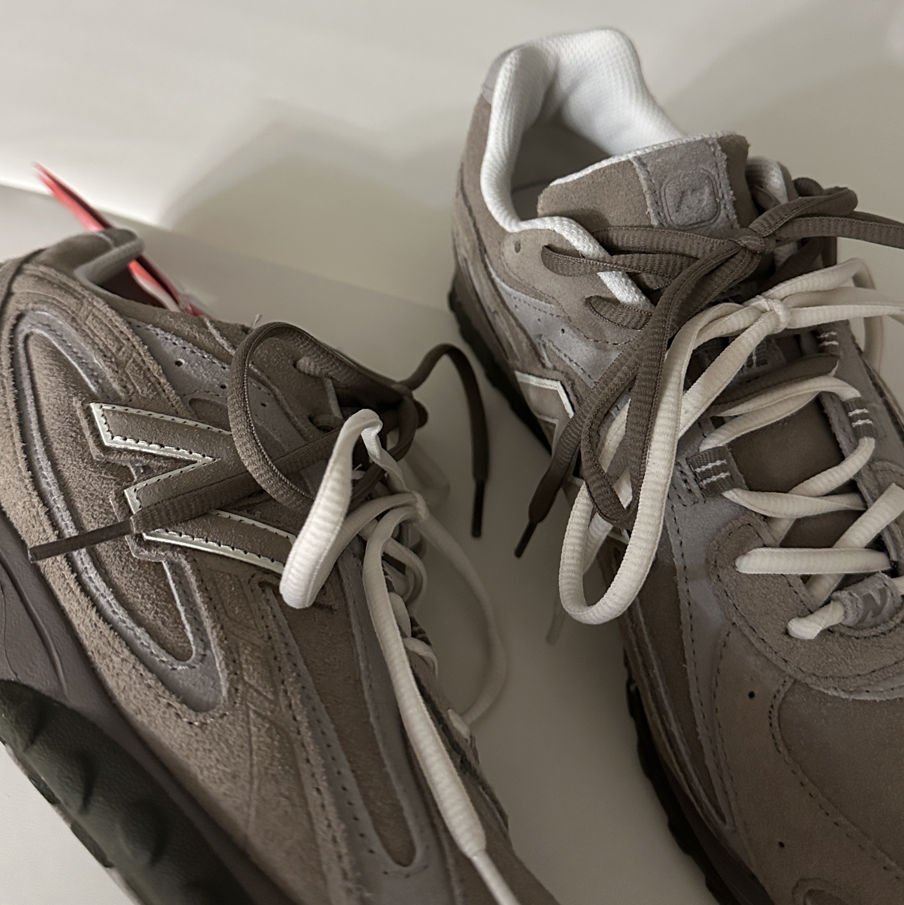 New Balance 204L Suede Mushroom Arid Stone 착용 스타일