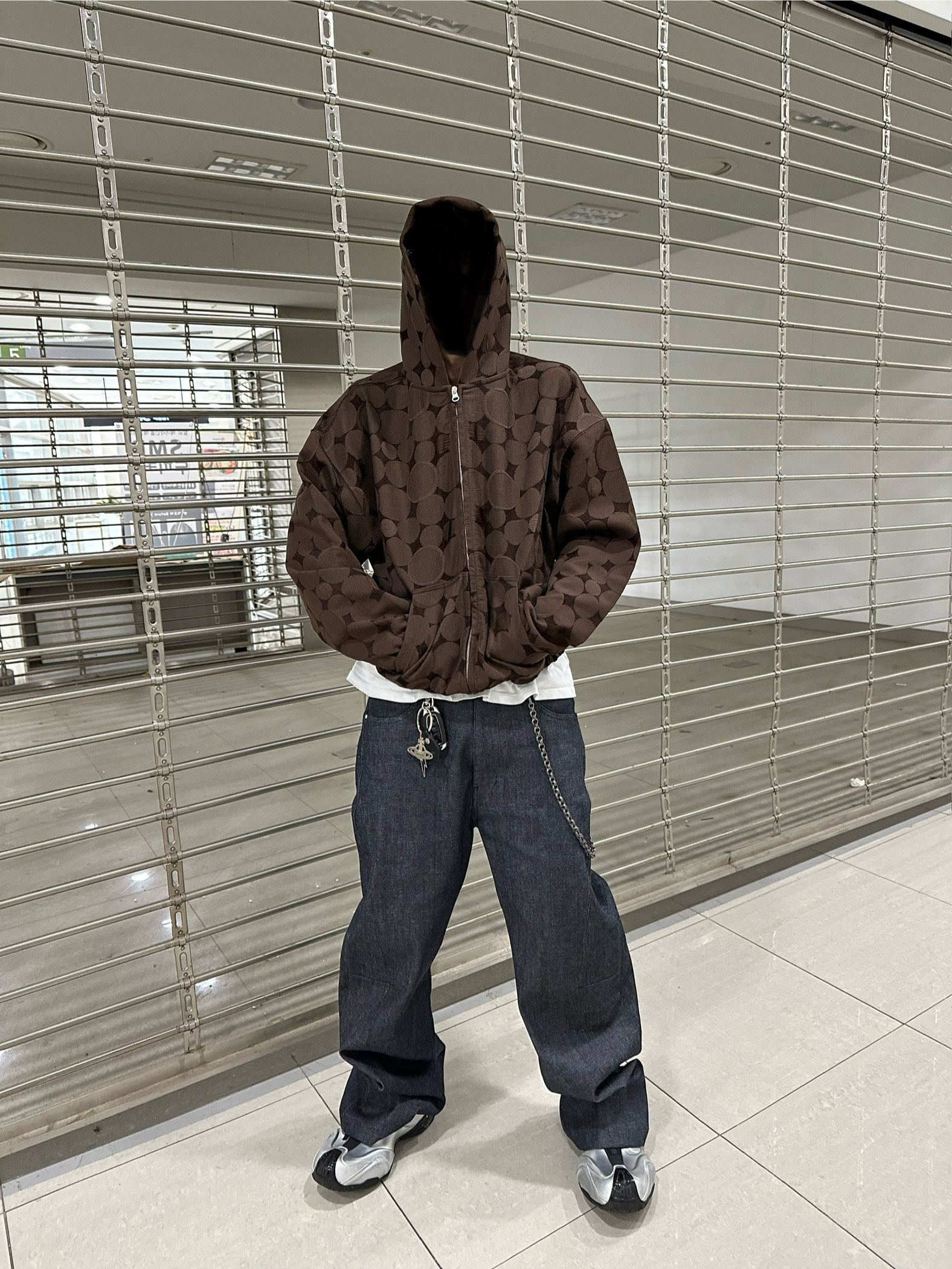 Nonnod Zen Zip Hoodie Brown Jacquard, Nonnod Zen Raw Selvedge Denim Pants Indigo 착용 스타일 - 1