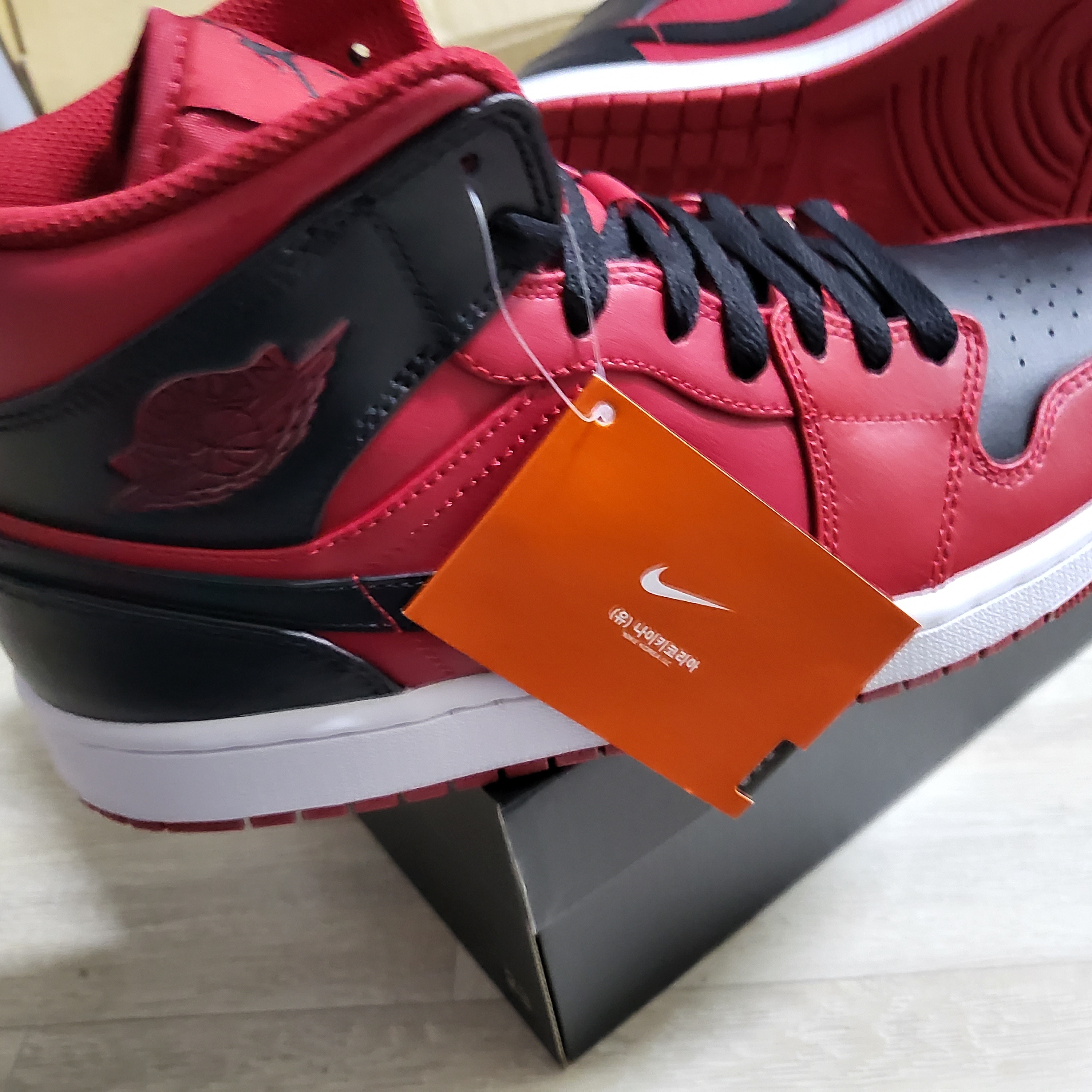 Jordan 1 Mid Bred Banned 2020 착용 스타일 - 2