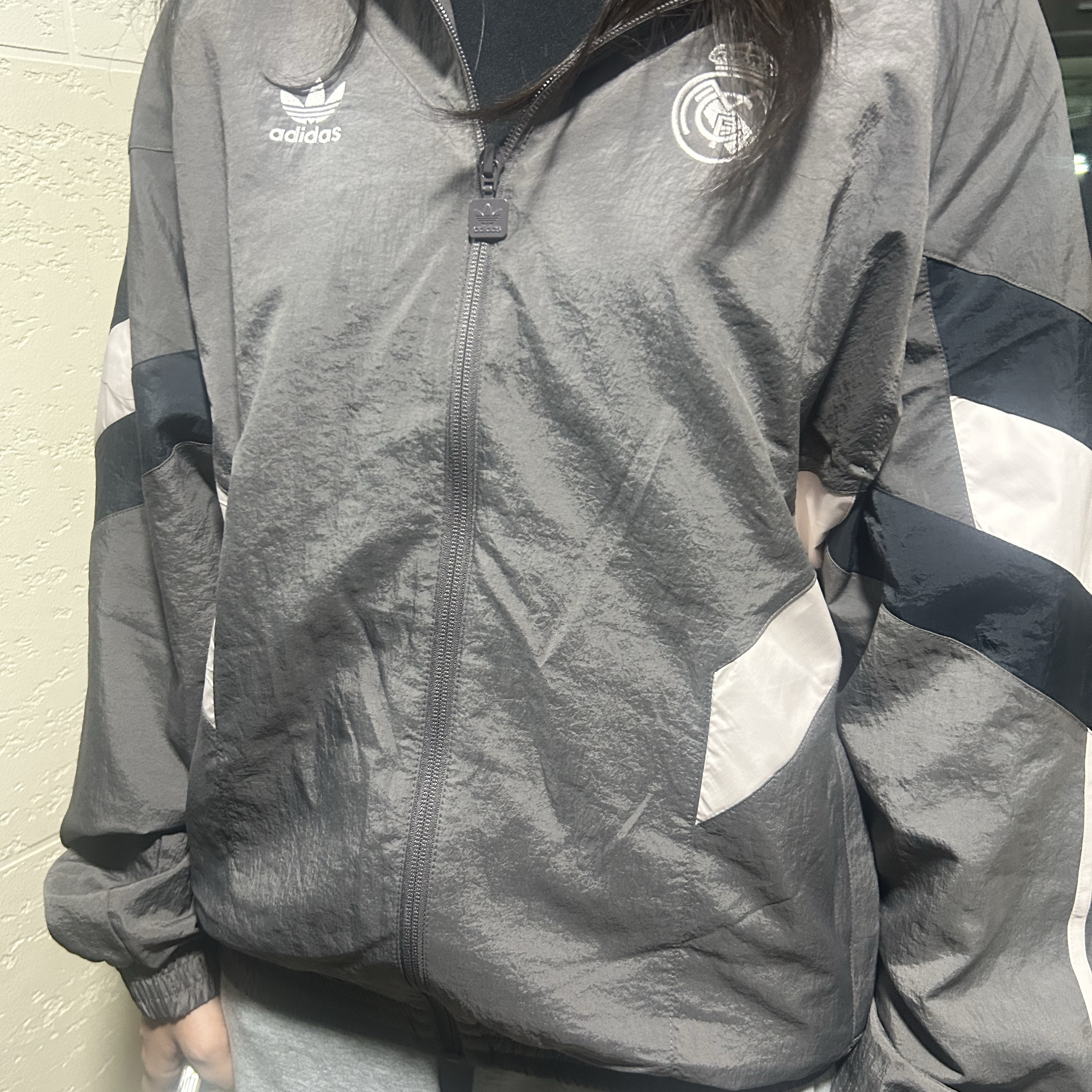 Adidas Real Madrid Originals Track Top Charcoal Grey - KR Sizing 착용 스타일