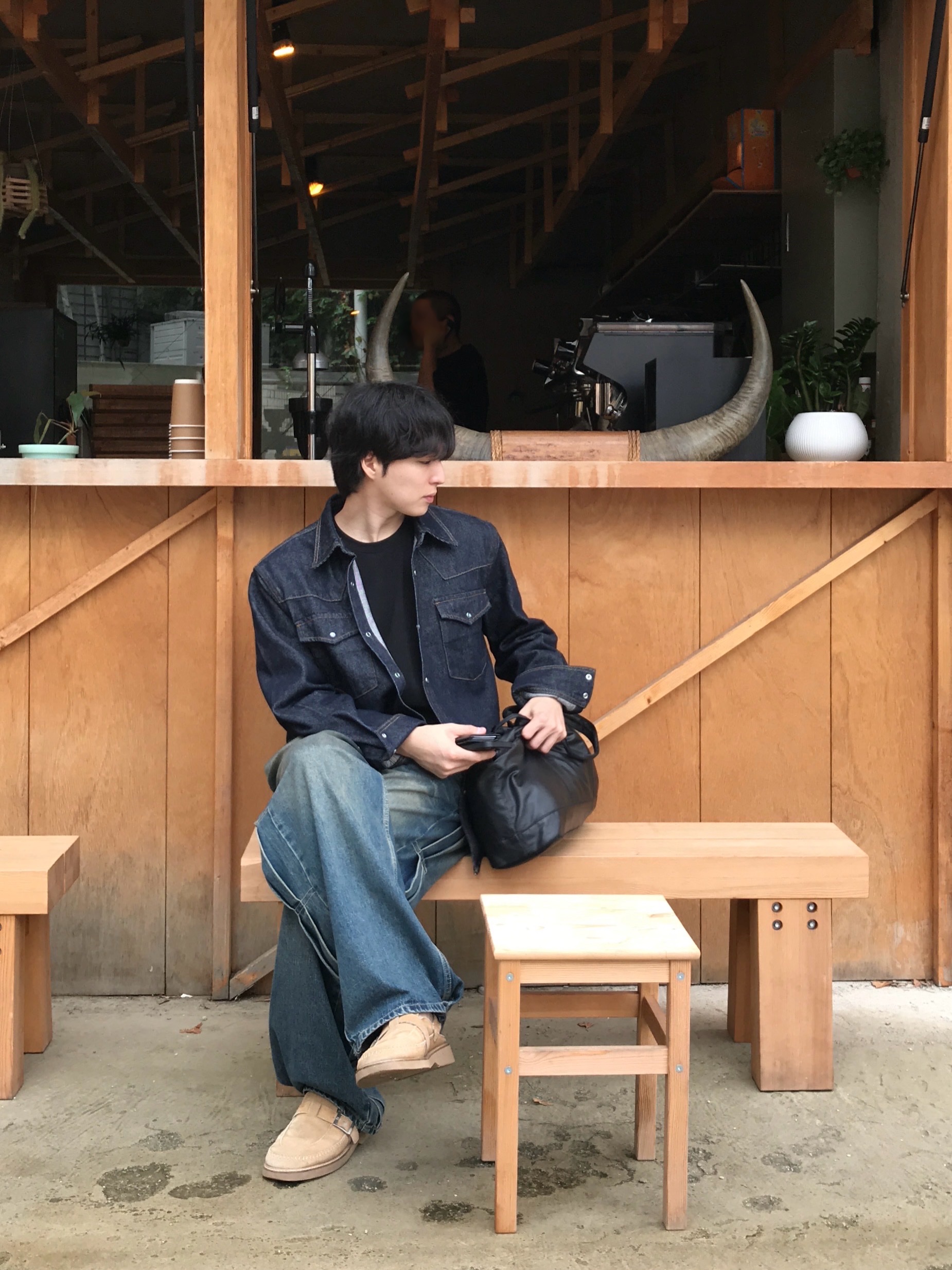 Millo Archive Lump Two Way Bag Black 착용 스타일 - 4