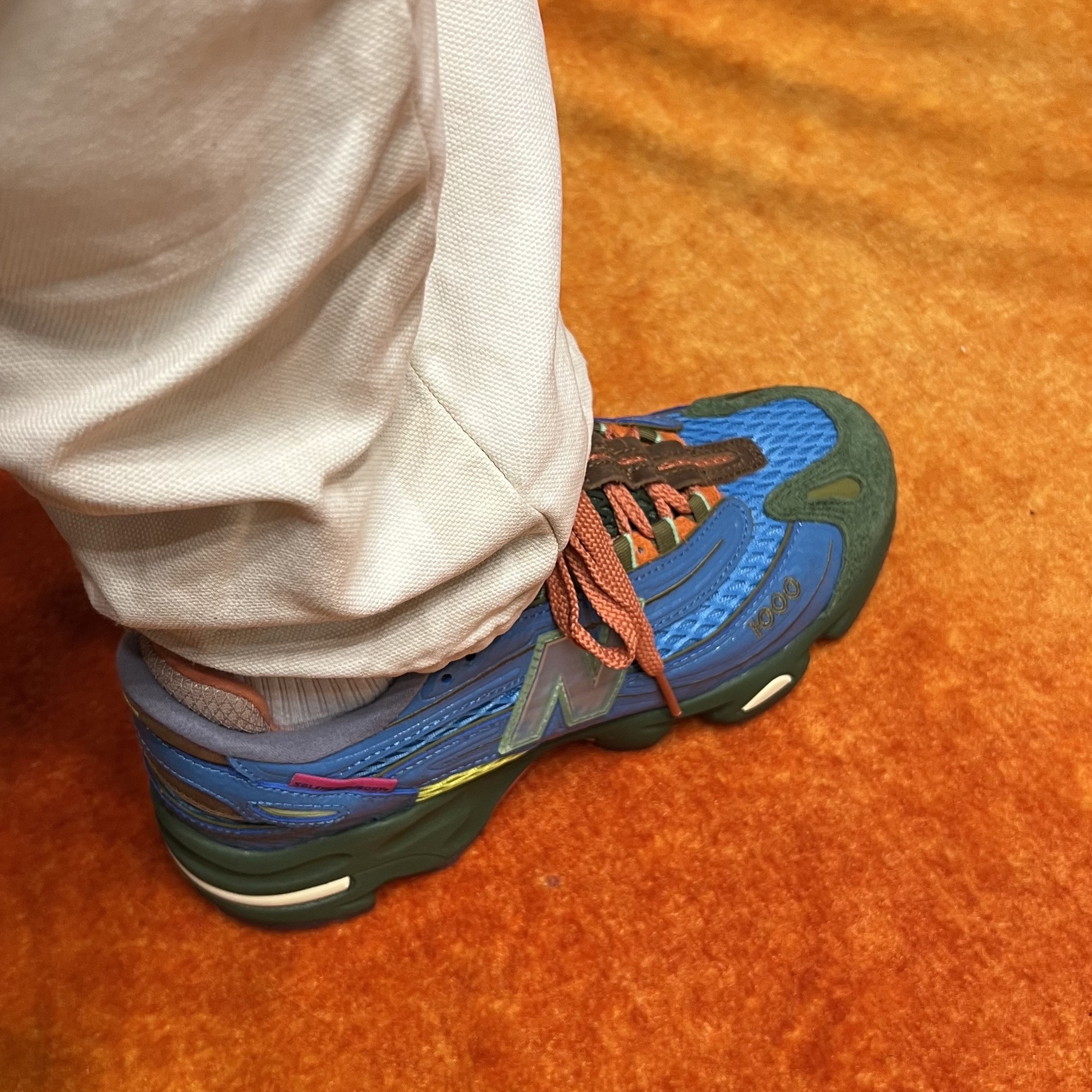 New Balance x Salehe Bembury 1000 Made in UK Blue Green 착용 스타일 - 1