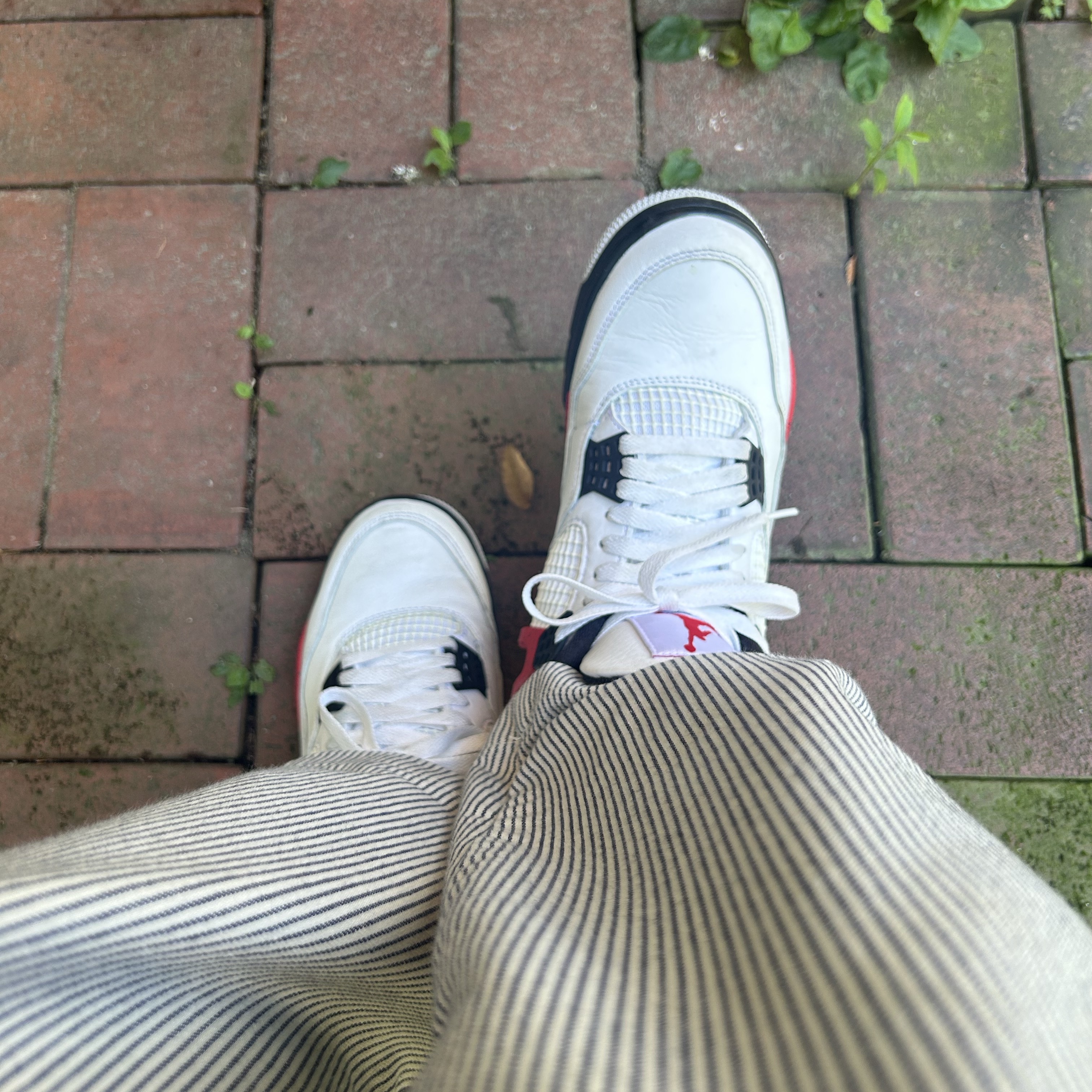 Jordan 4 Retro Red Cement 착용 스타일