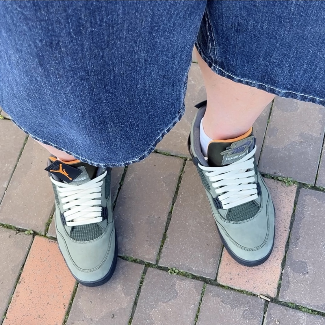 Jordan 4 x Undefeated Retro OG SP Deep Green and Clementine, Supreme x Nike Denim Short Indigo - 24SS 착용 스타일 - 1