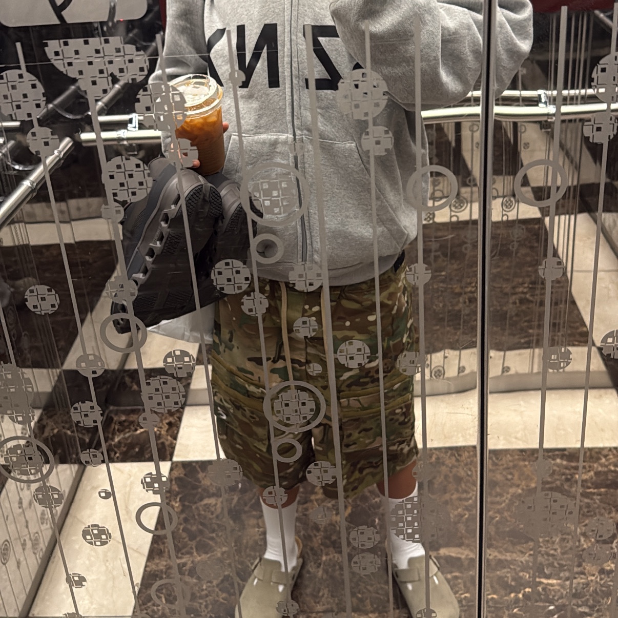 Yeezy HD-10 Grey - Korea Limited, On Running x Post Archive Faction (Paf) Cloudmonster 2 Thorn Brown 착용 스타일