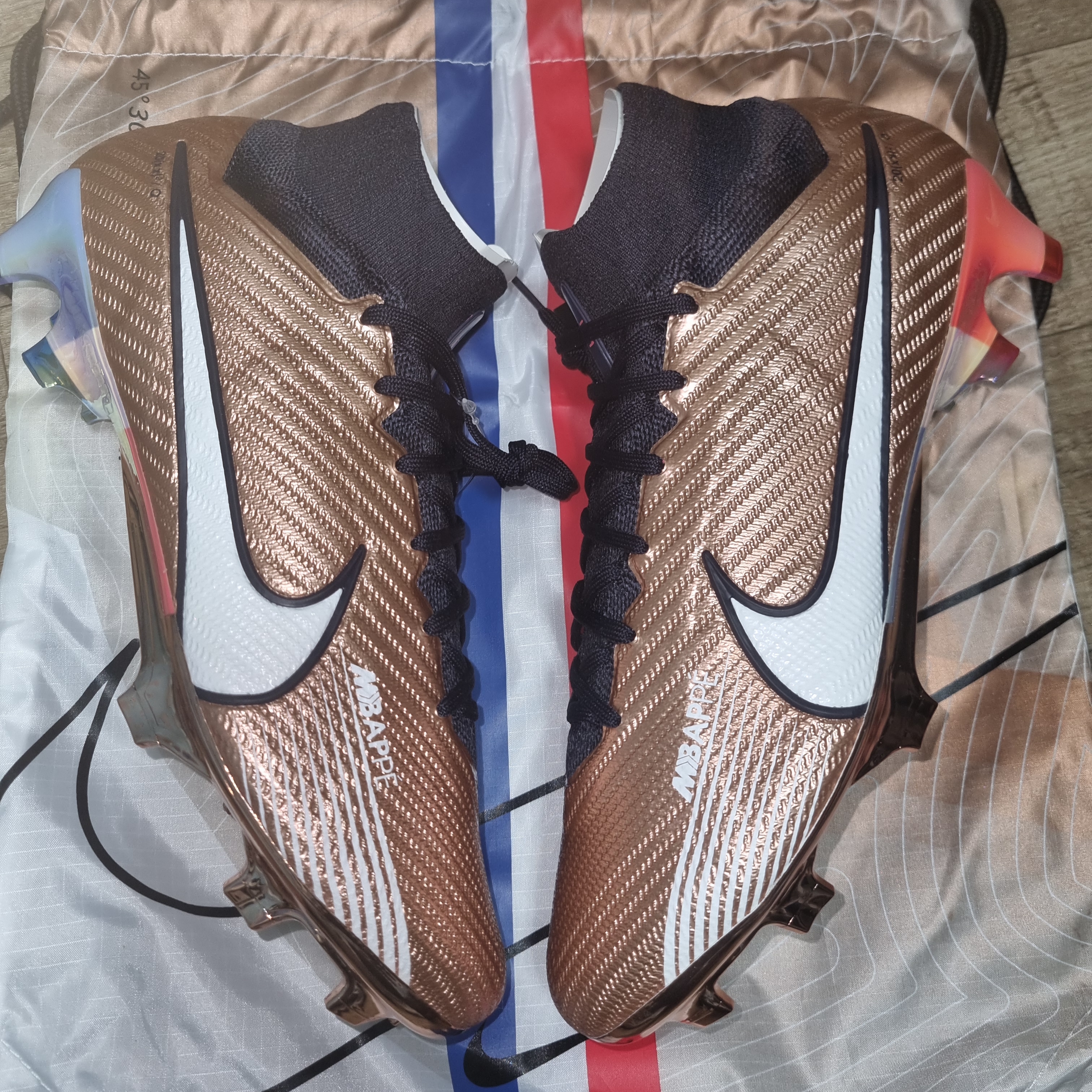Nike Zoom Mercurial Superfly 9 Elite KM FG Metallic Copper 착용 스타일 - 2