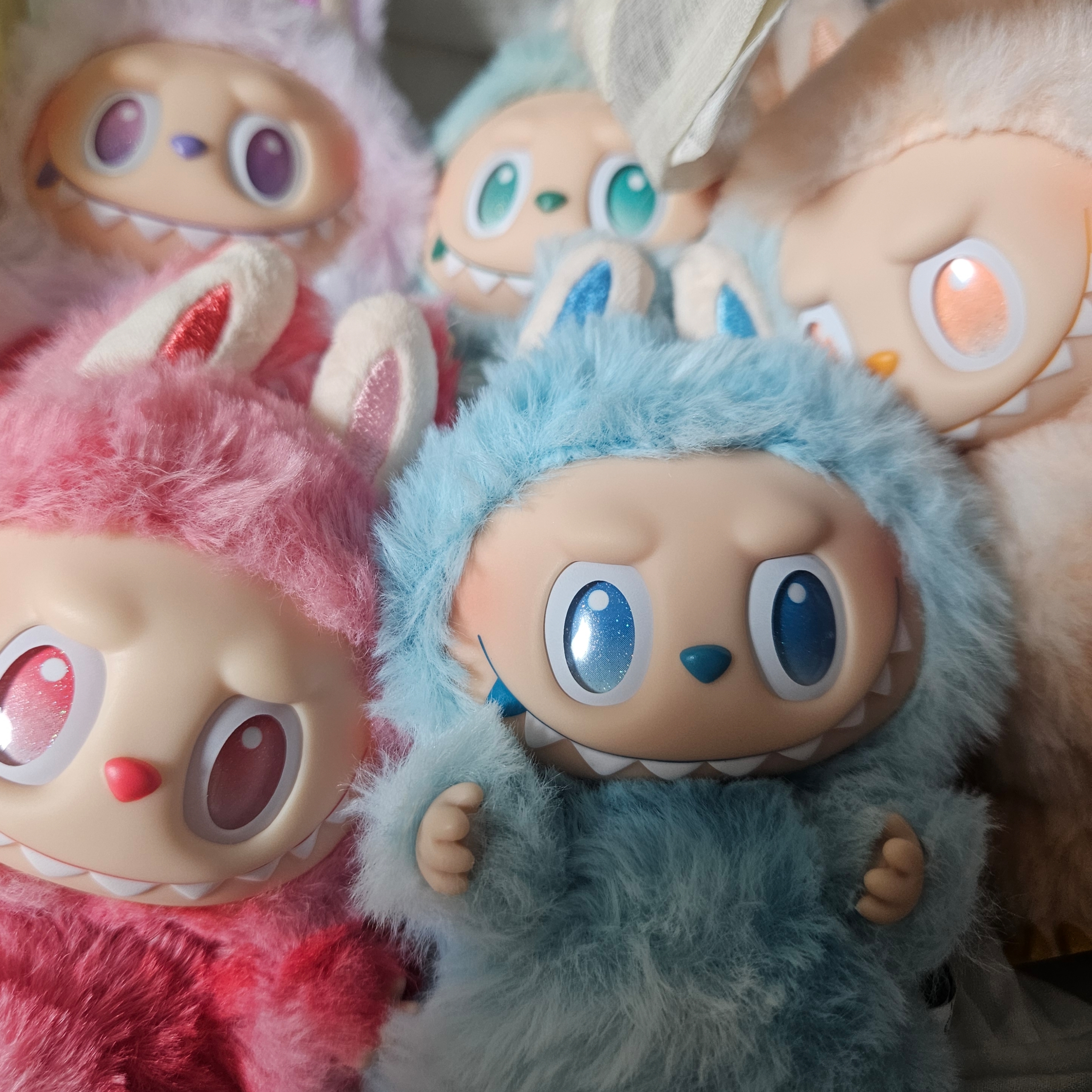 Pop Mart Labubu The Monsters Highlight Series Sealed Case (6 Blind Boxes) 착용 스타일