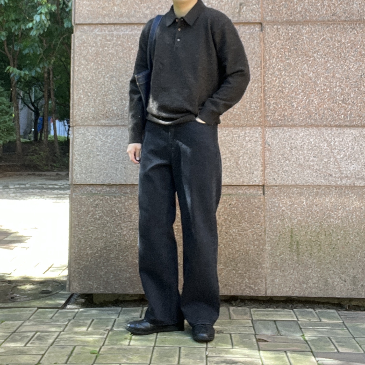 A.P.C. Axelle Tote Bag Denim Caramel, Pemont Dress Black 착용 스타일 - 1