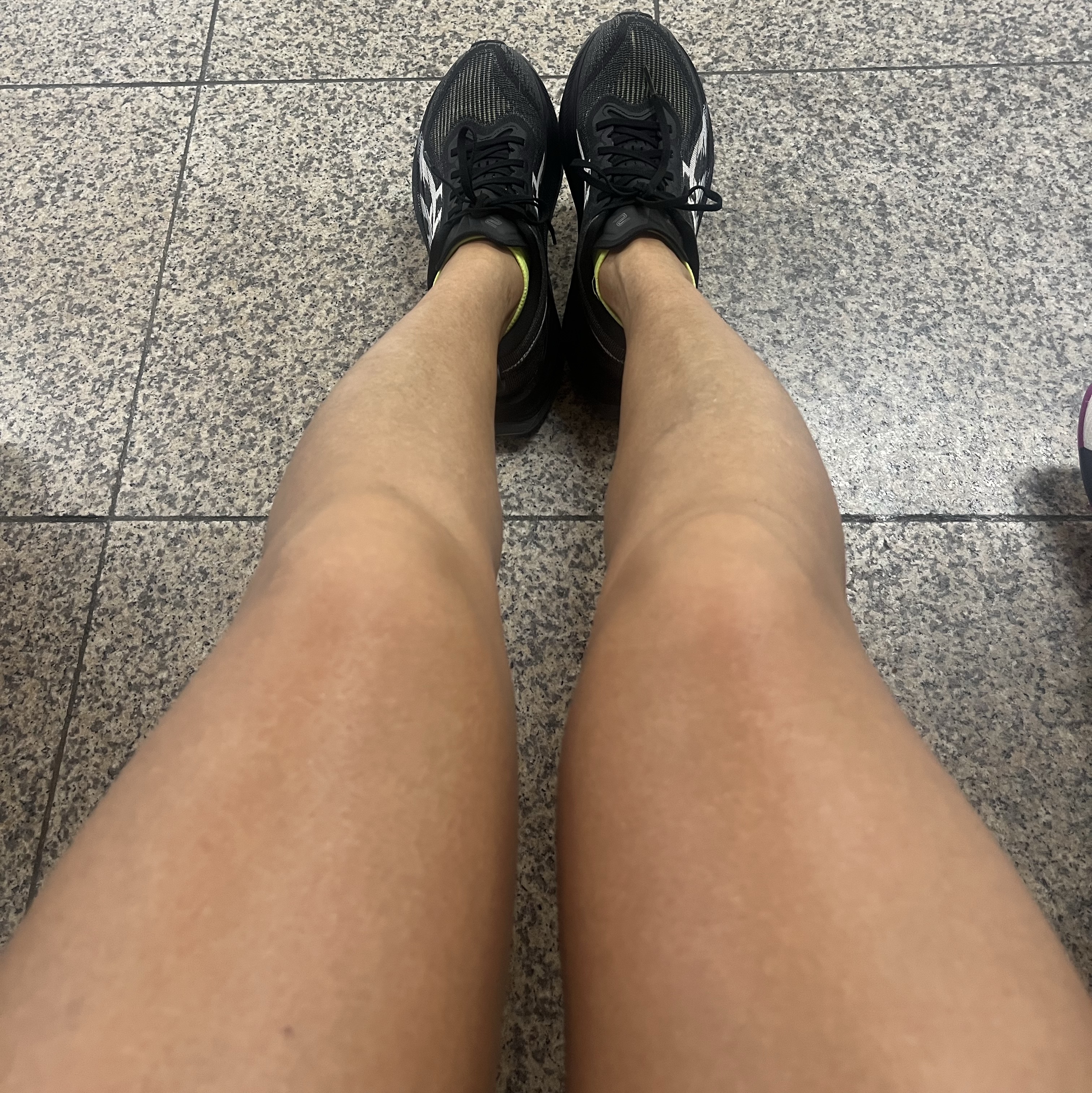 Asics Superblast 2 Black White 착용 스타일